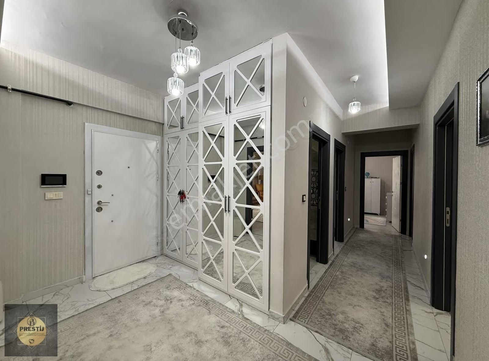 4+1 190 M2 - Geniş Oturumlu Full Yapılı Masrafsız Lüks Daire