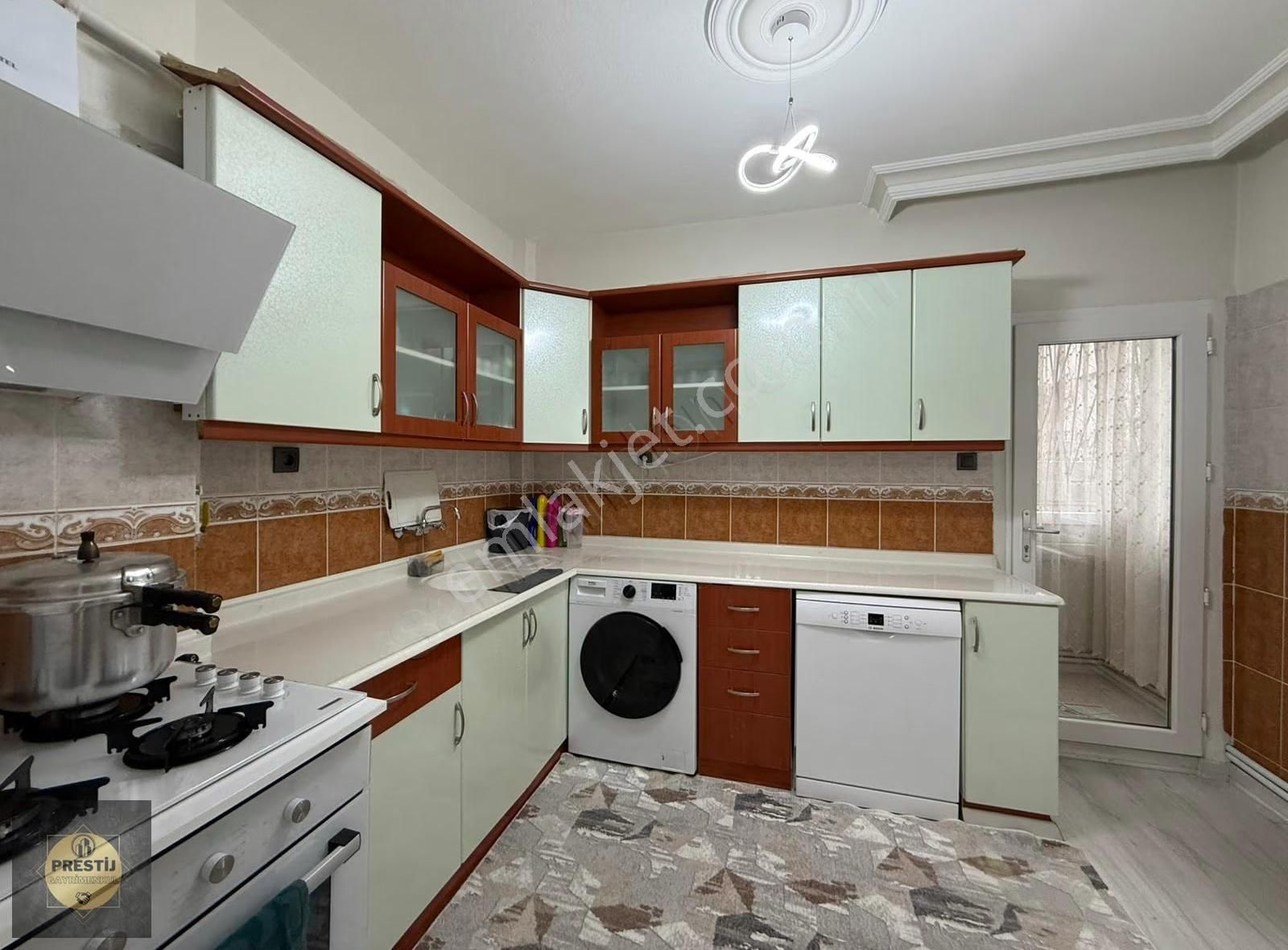 Selçuklu Mahallesinde Teraslı Komple Satılık Bina - Görsel 18