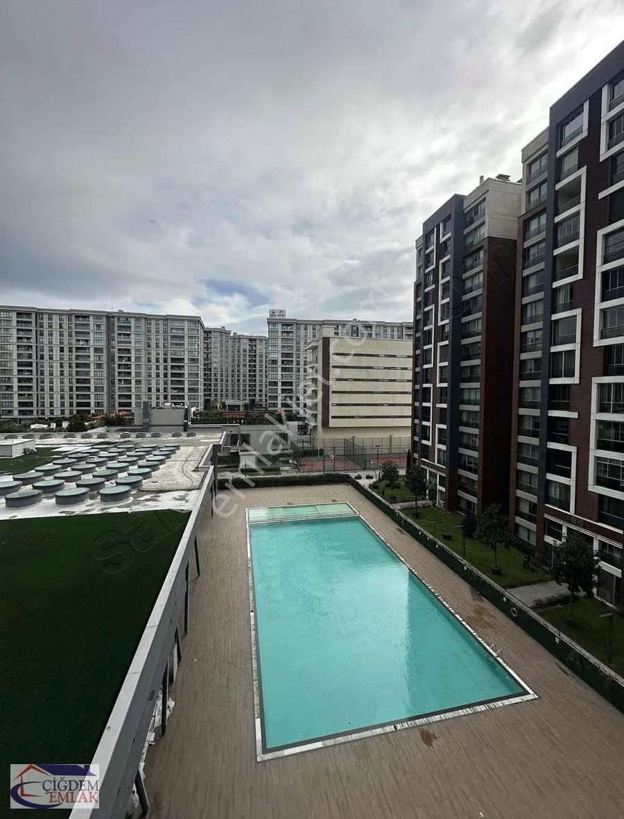 The Istanbul'da 2+1 Temiz Geniş Daire