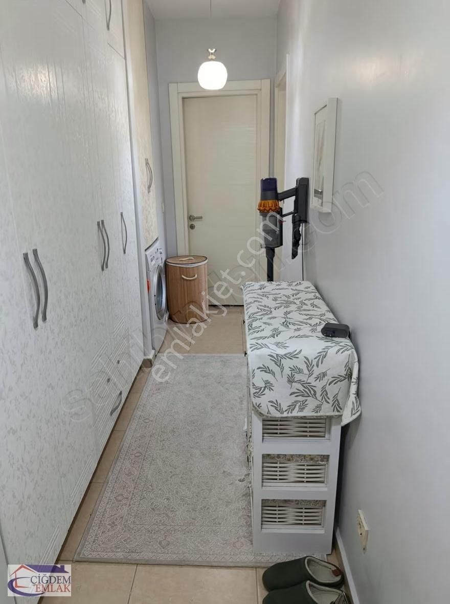 Çiğdem Emlaktan Sahilpark Sitesinde Satılık 1+1 Daire - Görsel 3