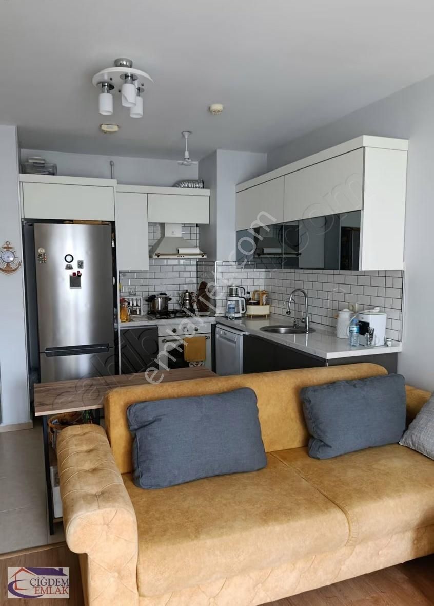 Çiğdem Emlaktan Sahilpark Sitesinde Satılık 1+1 Daire - Görsel 4