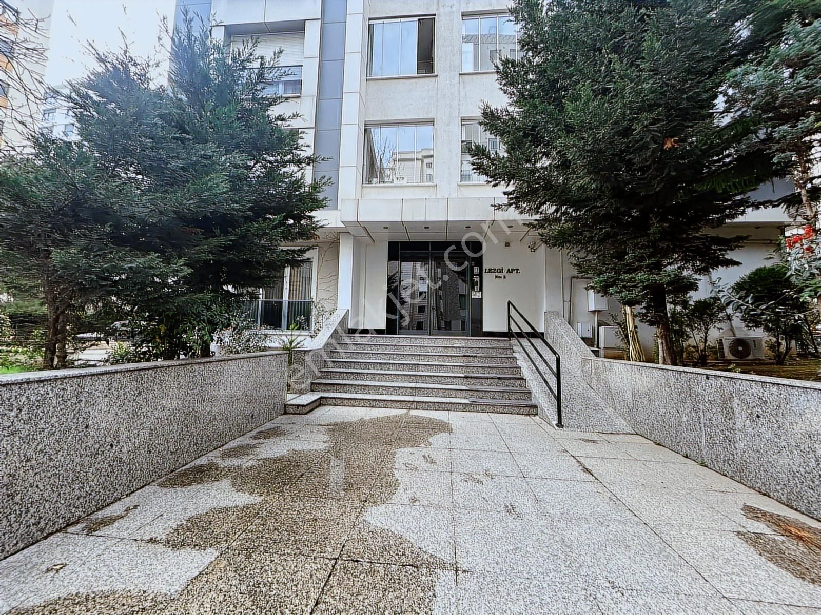 Suadiye'de Bağdata Komşu Kapalı Mutfaklı Geniş Net 70m2 2+1 - Görsel 21