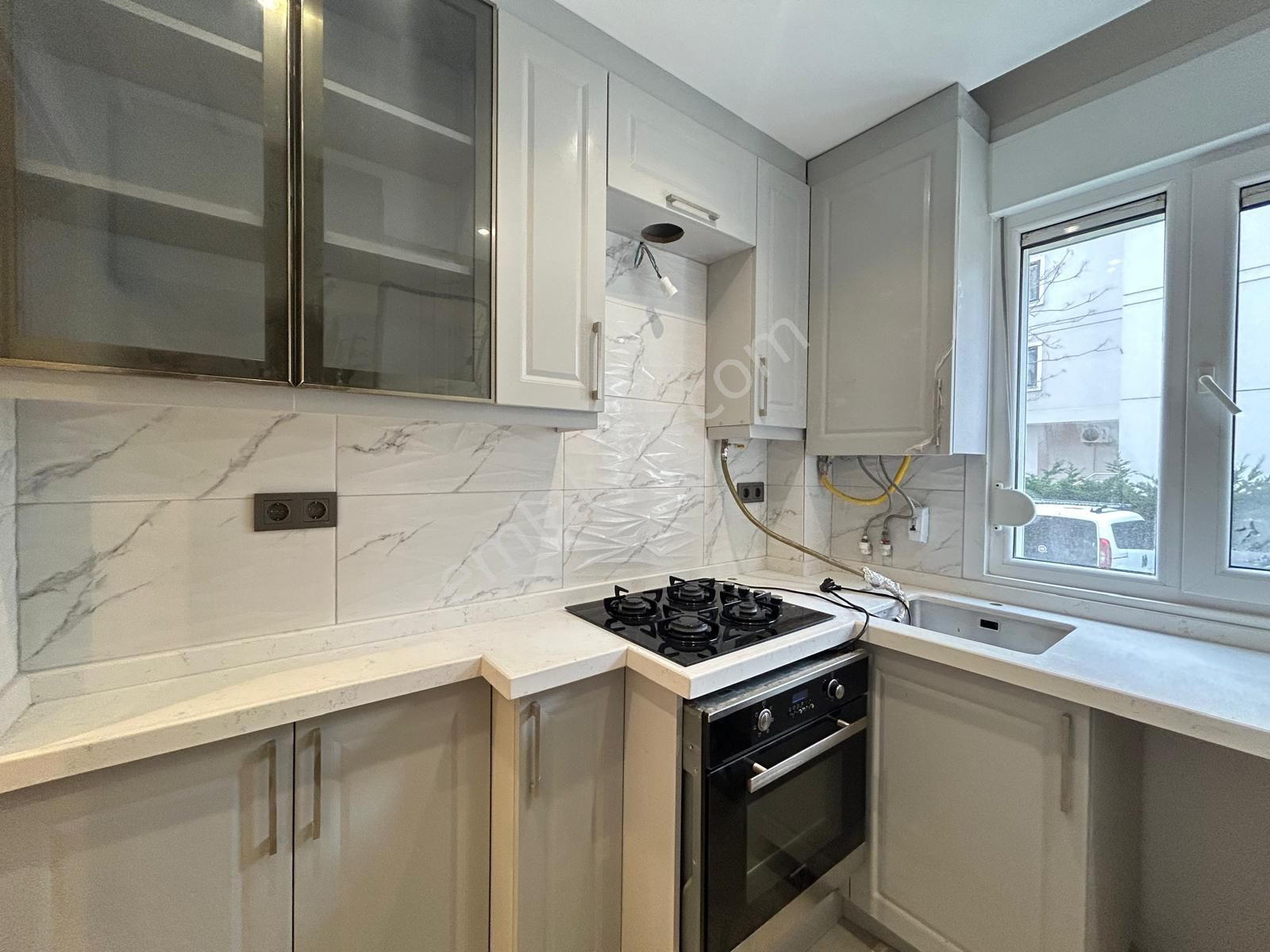 Suadiye'de Bağdata Komşu Kapalı Mutfaklı Geniş Net 70m2 2+1 - Görsel 15