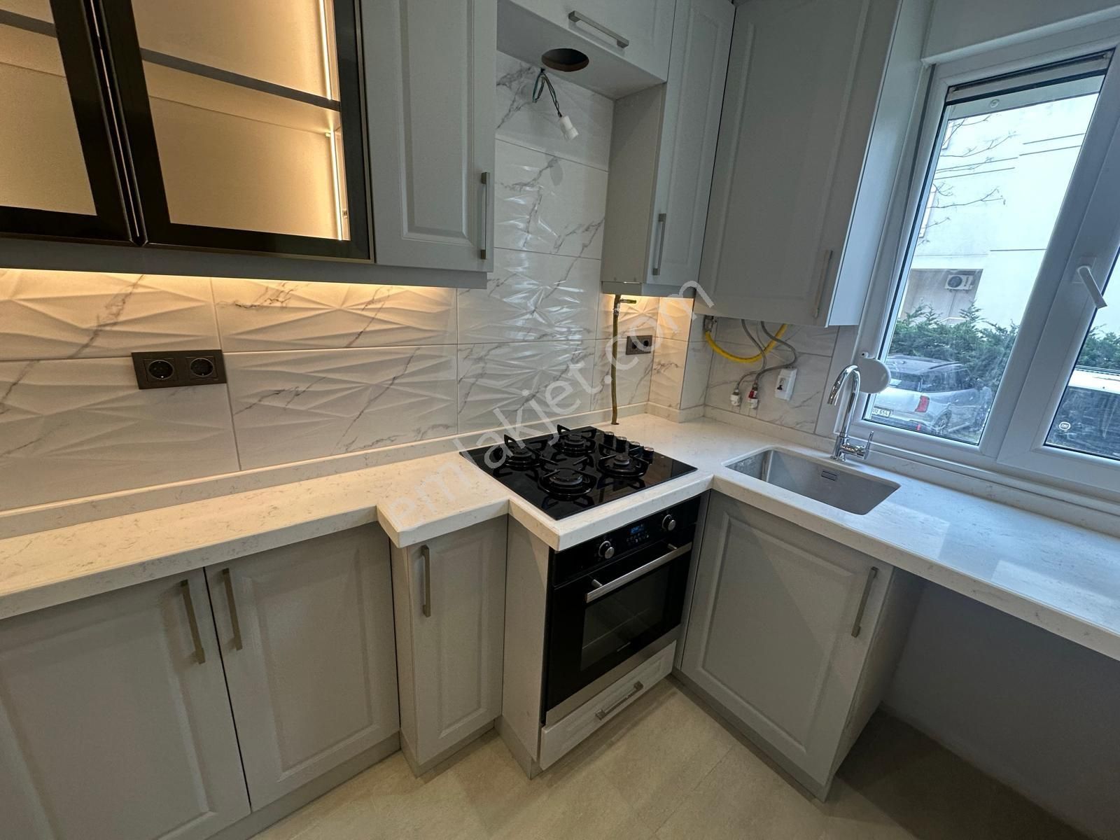 Suadiye'de Bağdata Komşu Kapalı Mutfaklı Geniş Net 70m2 2+1 - Görsel 30