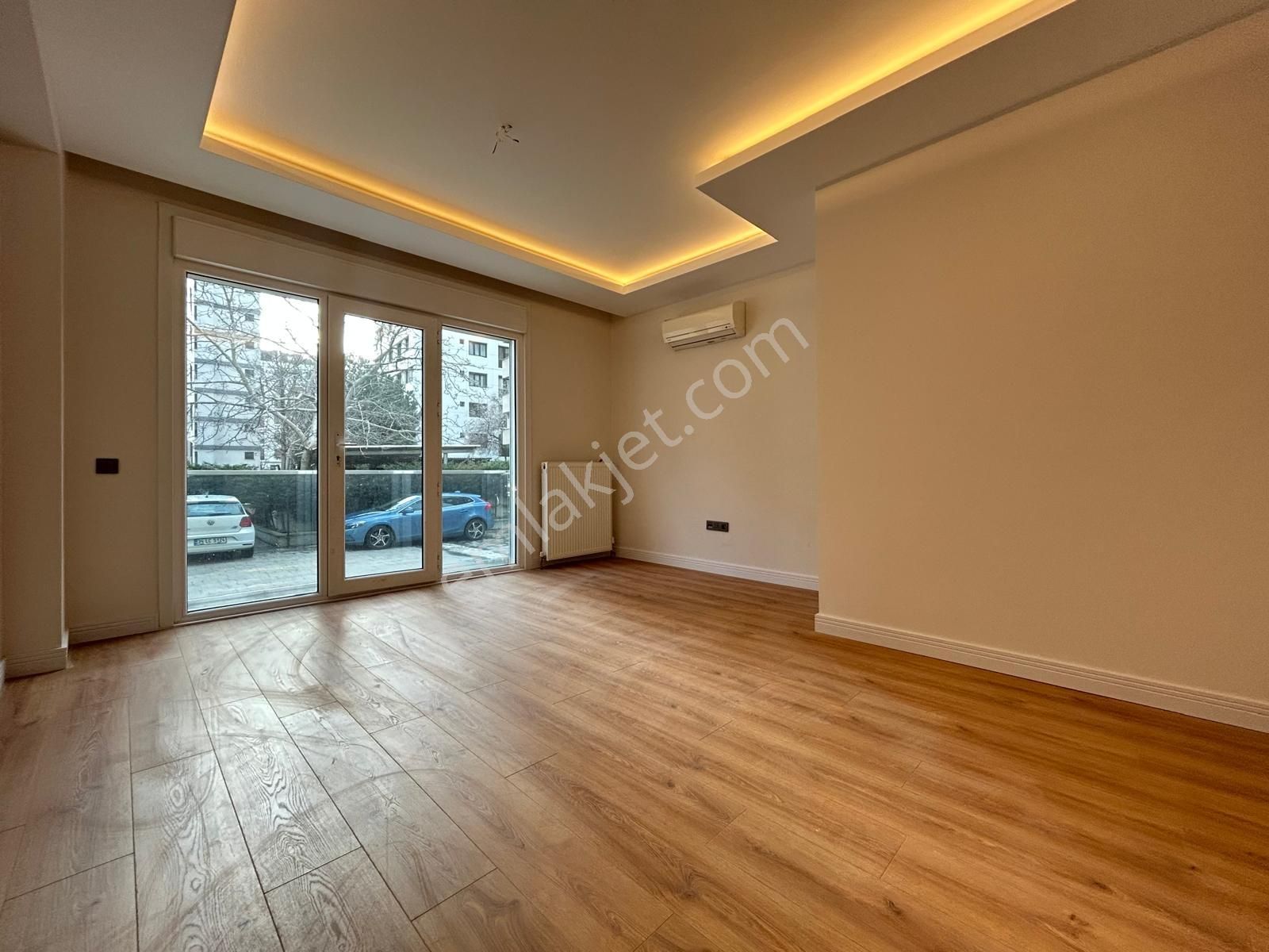 Suadiye'de Bağdata Komşu Kapalı Mutfaklı Geniş Net 70m2 2+1 - Görsel 3