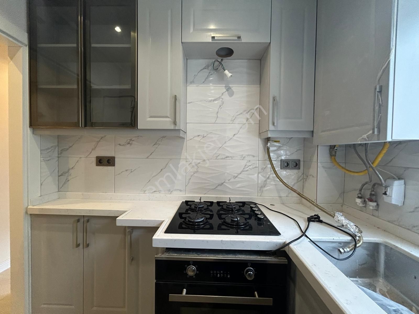 Suadiye'de Bağdata Komşu Kapalı Mutfaklı Geniş Net 70m2 2+1 - Görsel 18