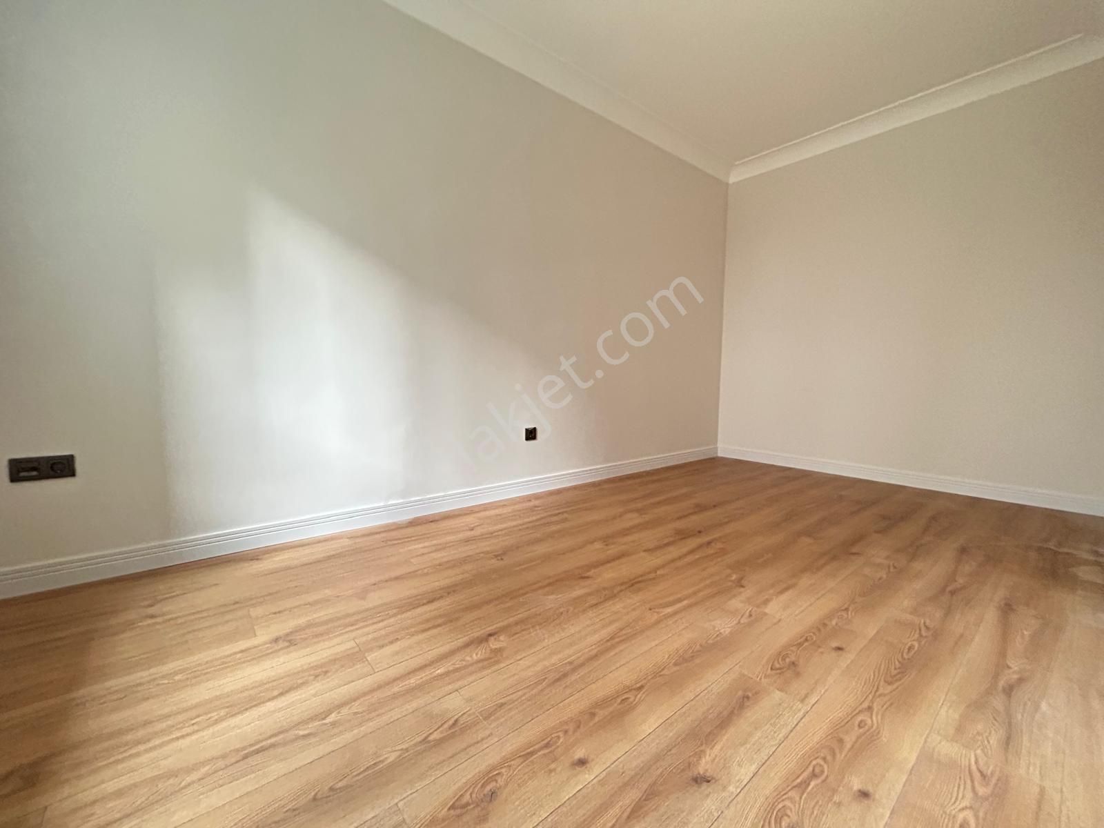 Suadiye'de Bağdata Komşu Kapalı Mutfaklı Geniş Net 70m2 2+1 - Görsel 34