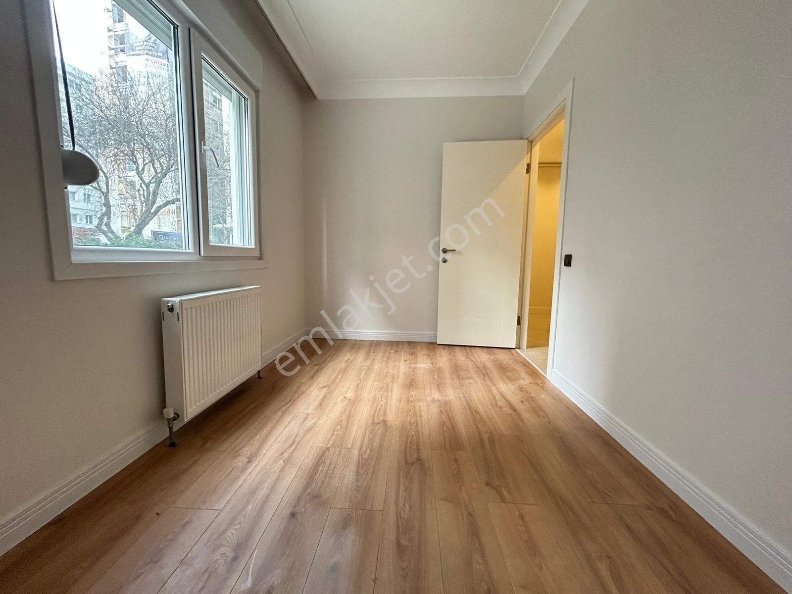 Suadiye'de Bağdata Komşu Kapalı Mutfaklı Geniş Net 70m2 2+1 - Görsel 6