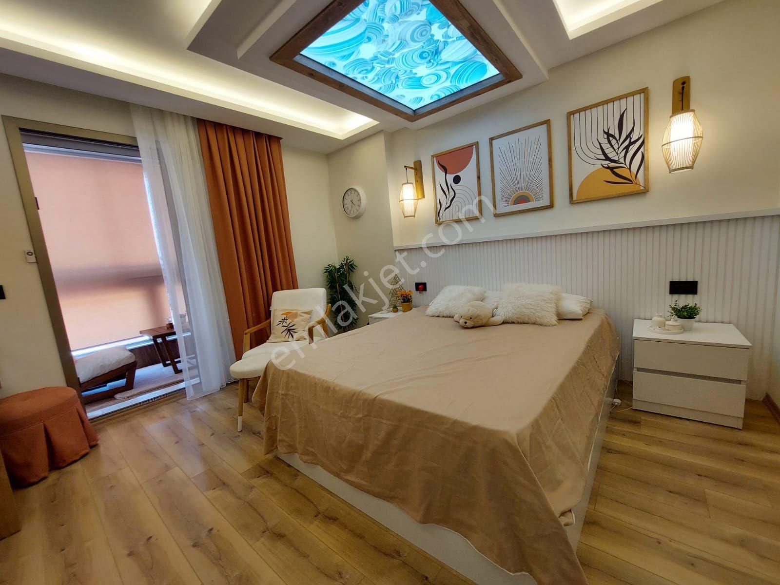 Kuşadası Merkezde Satılık 4+1 - Görsel 8