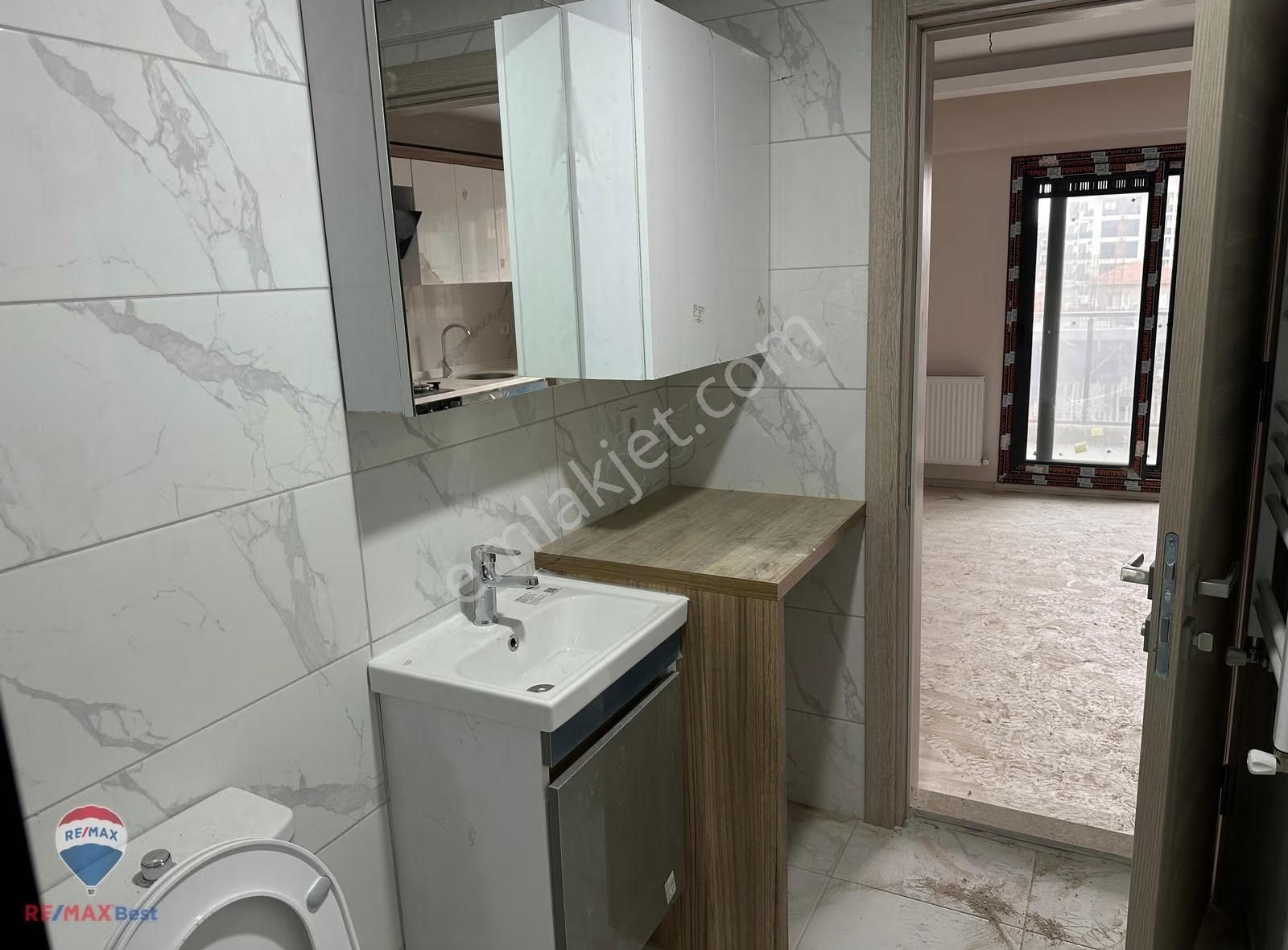 100 Seyrekte Önü Açık Ferah 1+1 Kıralık Daıre - Görsel 16