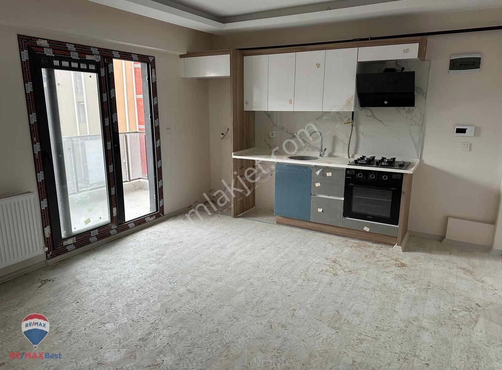 100 Seyrekte Önü Açık Ferah 1+1 Kıralık Daıre