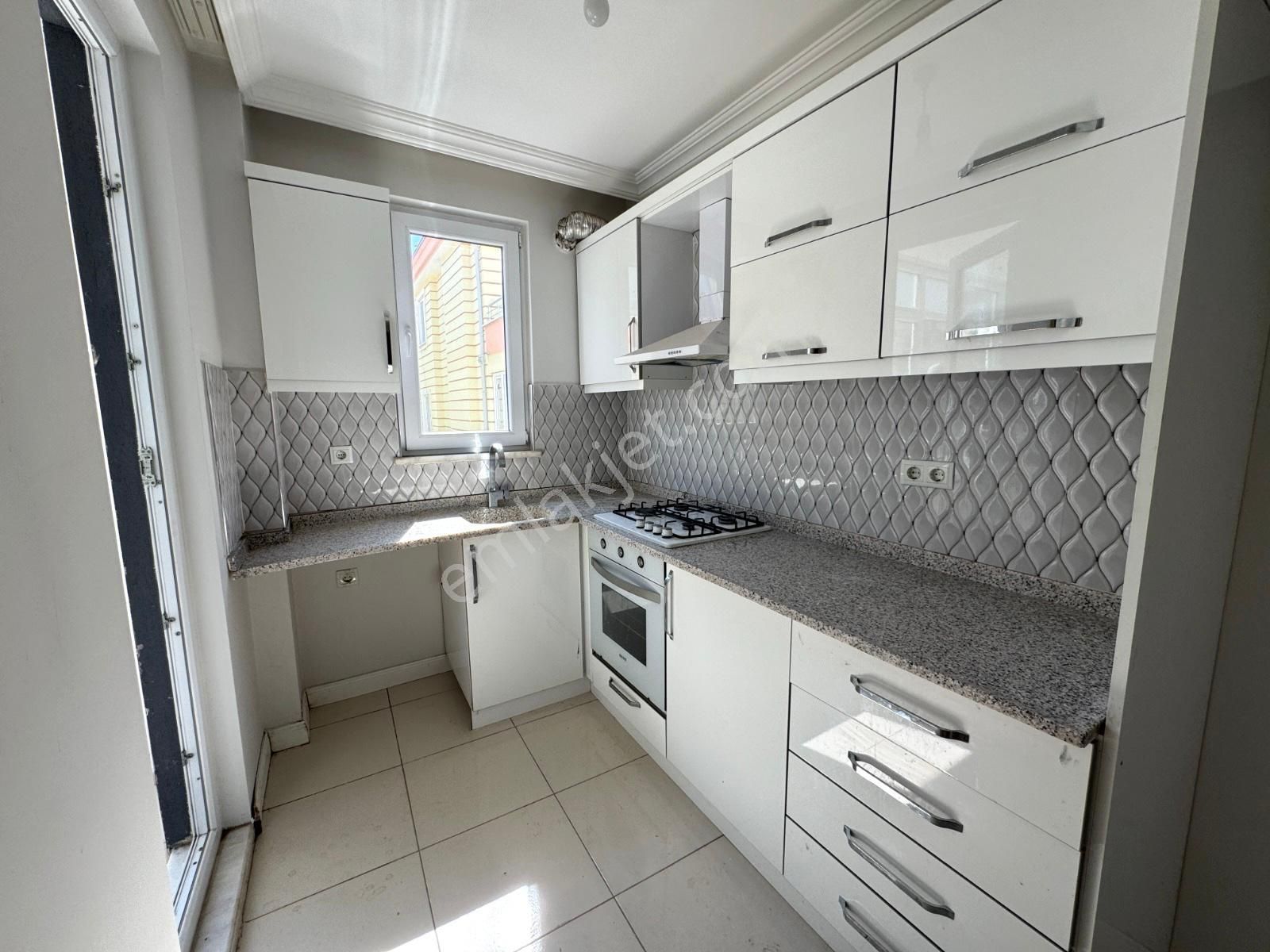 🏡 Referans'tan Akçay'da Denize Yakın Nezih Muhitte Masrafsız Kullanışlı 2+1 Daire - Görsel 3