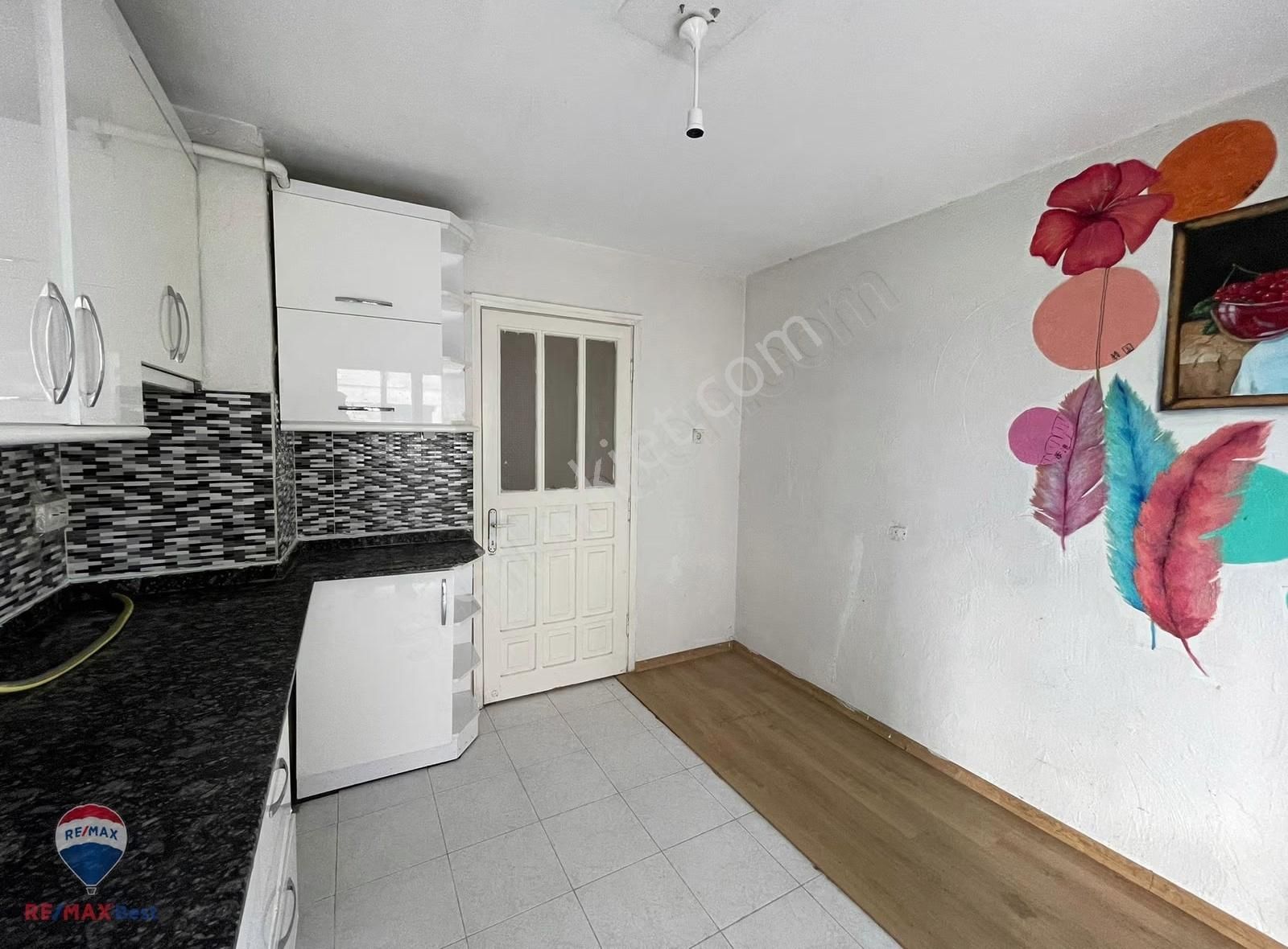 35 Bayraklı Manavkuyu'da Satılık 3+1 Daıre - Görsel 4