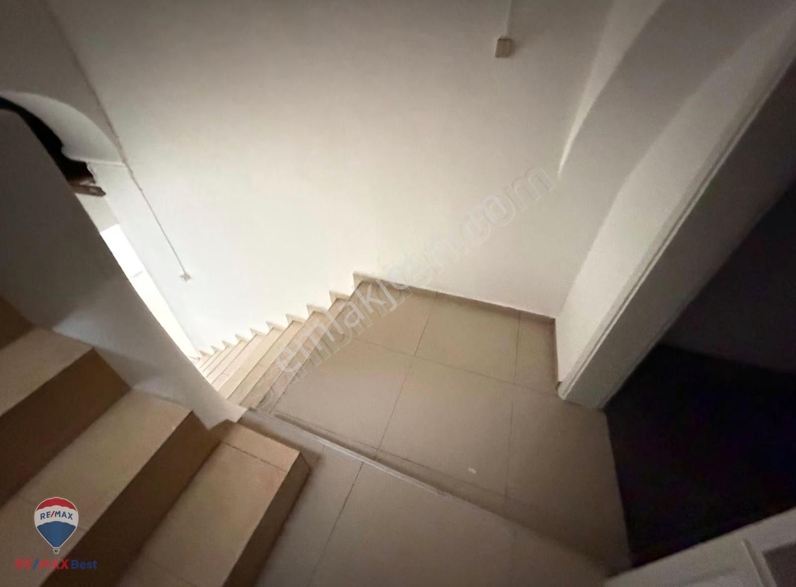 59 Mimar Kemalettin Moda Merkezinde Kiralık Showroom - Görsel 13