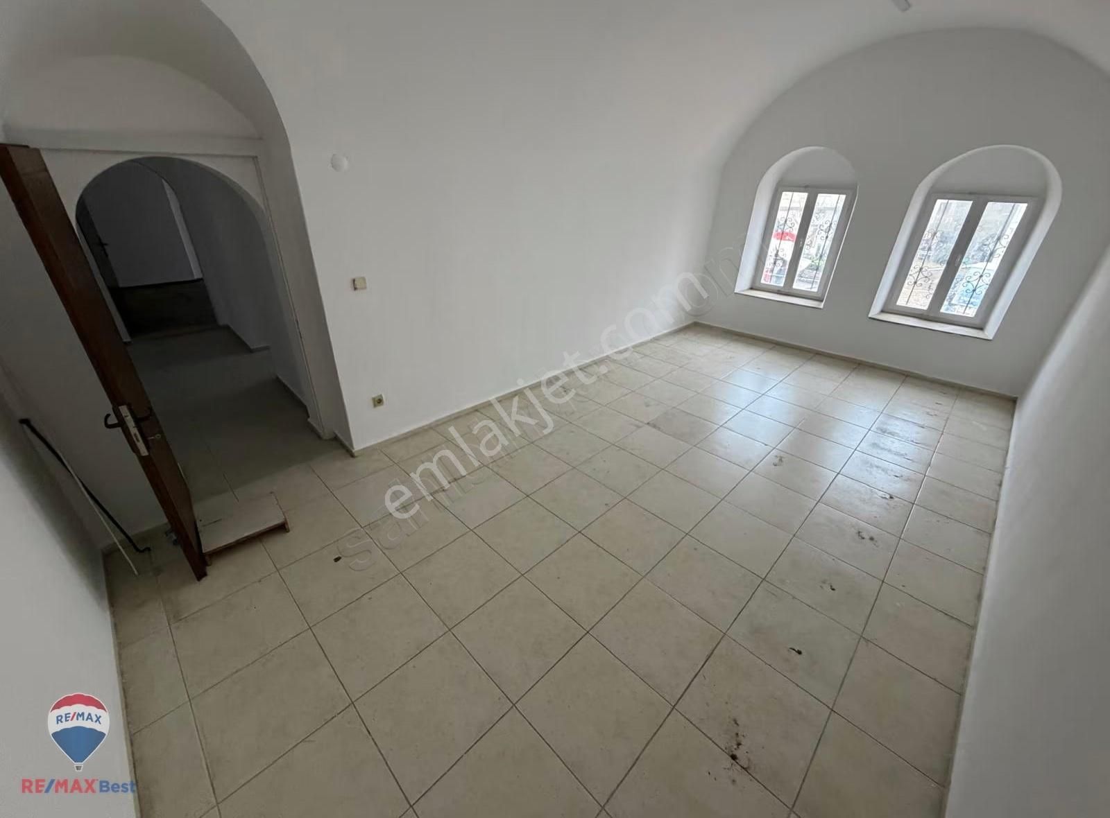 59 Mimar Kemalettin Moda Merkezinde Kiralık Showroom - Görsel 9