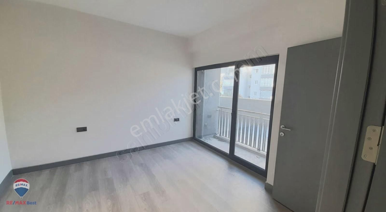 17 Osmangazi'de Cadde Üzeri Satılık Daire - Görsel 24