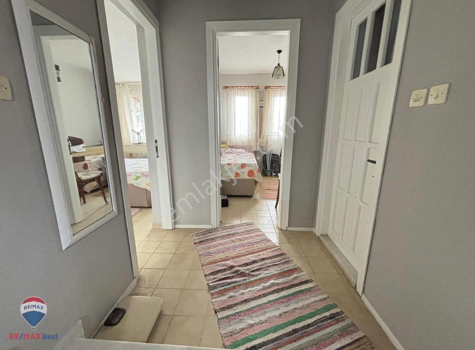 18 Çandarlı Piri Reis Sitesi Tripleks Bahçeli 3+1 Satılık Villa - Görsel 5