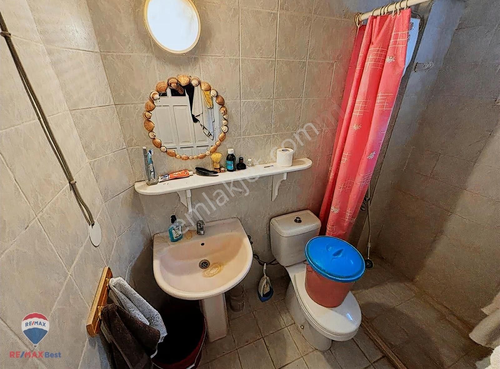 18 Çandarlı Piri Reis Sitesi Tripleks Bahçeli 3+1 Satılık Villa - Görsel 20