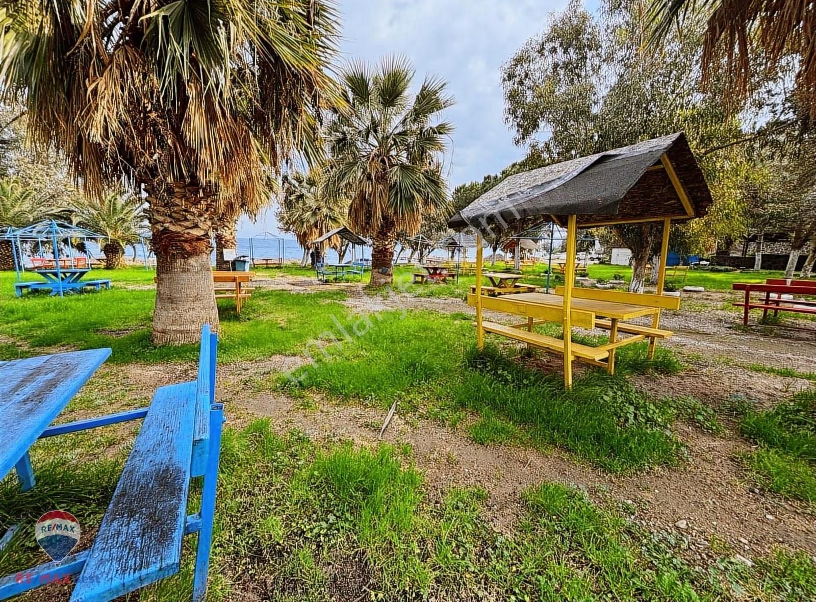 18 Çandarlı Piri Reis Sitesi Tripleks Bahçeli 3+1 Satılık Villa - Görsel 32