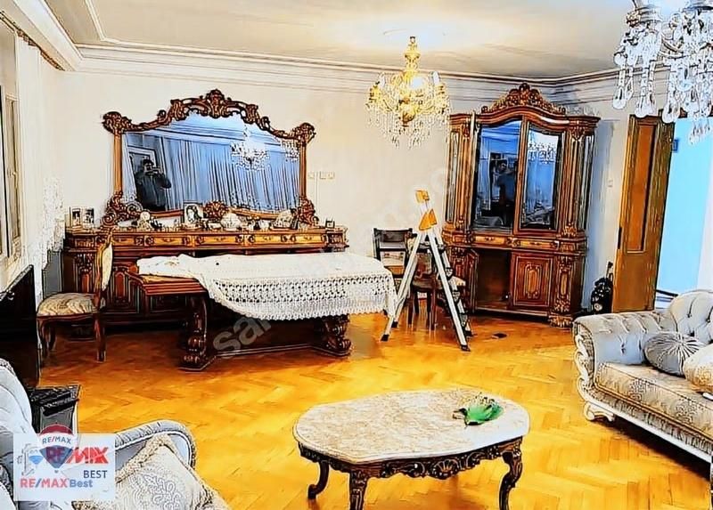 41 Karşıyaka Gırne Bulvarı Köşe Konumda Asansörlü Satılık Daıre