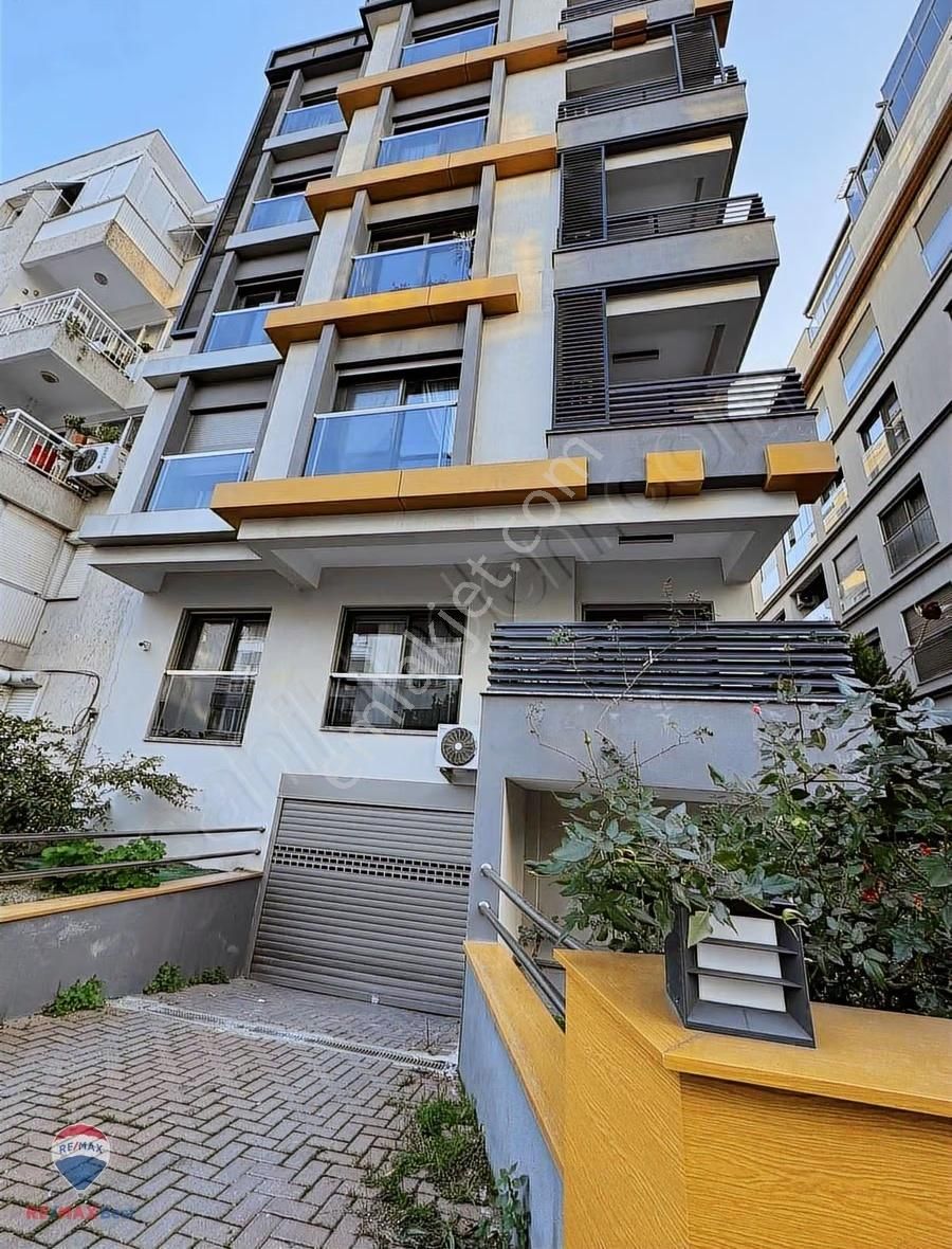 Hakan Büyük"ten Karşıyaka Belediyesi Yakını 4+1 Dublex Teraslı - Görsel 34