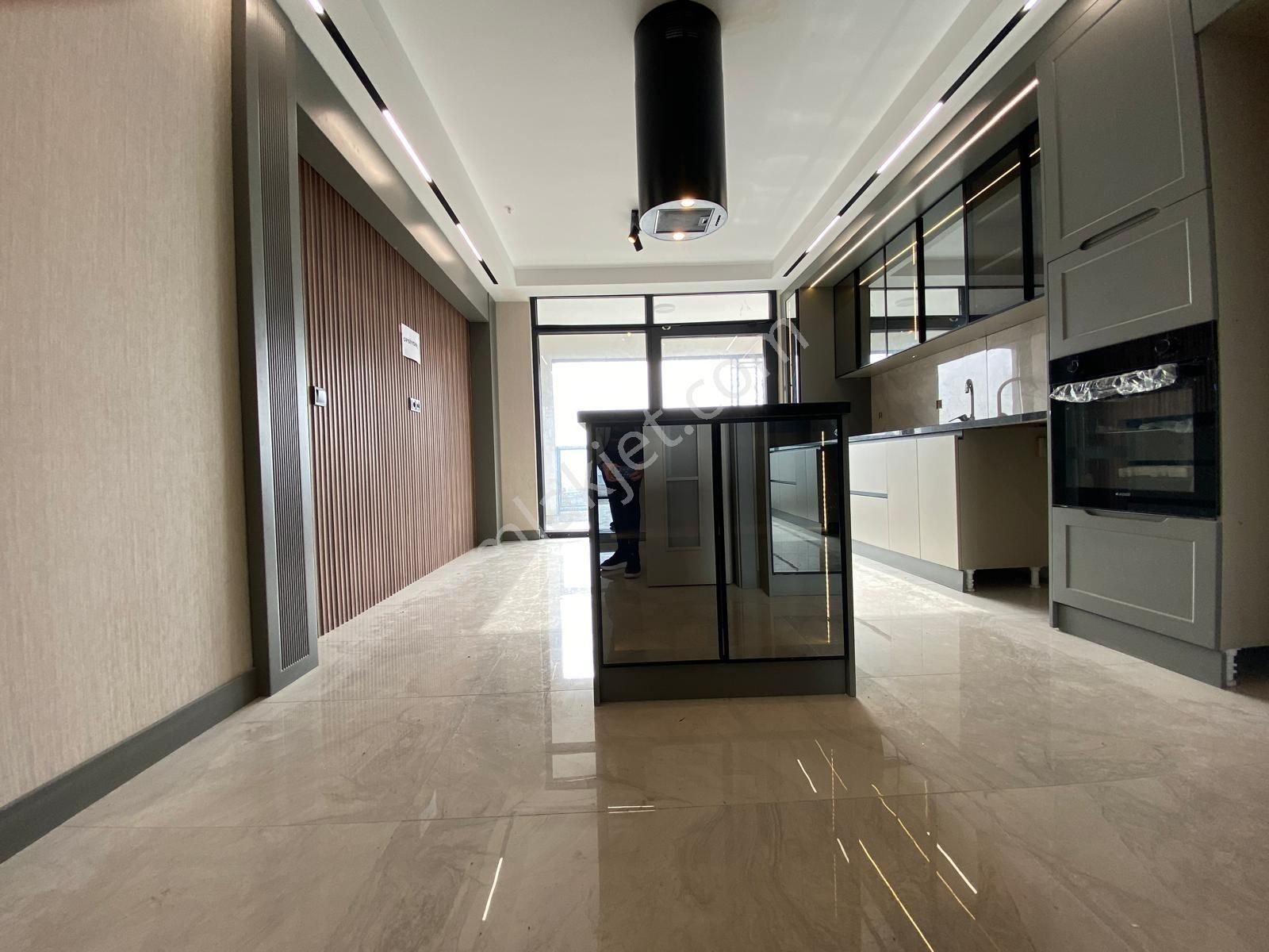 Susuz'da Muhteşem Lokasyon'da 4+1 Sıfır Ultra Lüks 170 M2 Daire - Görsel 3
