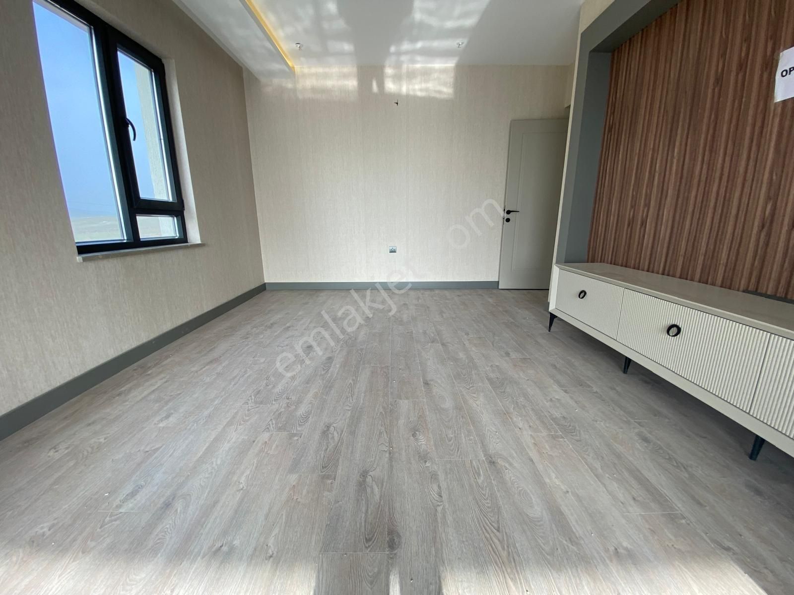Susuz'da Muhteşem Lokasyon'da 4+1 Sıfır Ultra Lüks 170 M2 Daire - Görsel 24