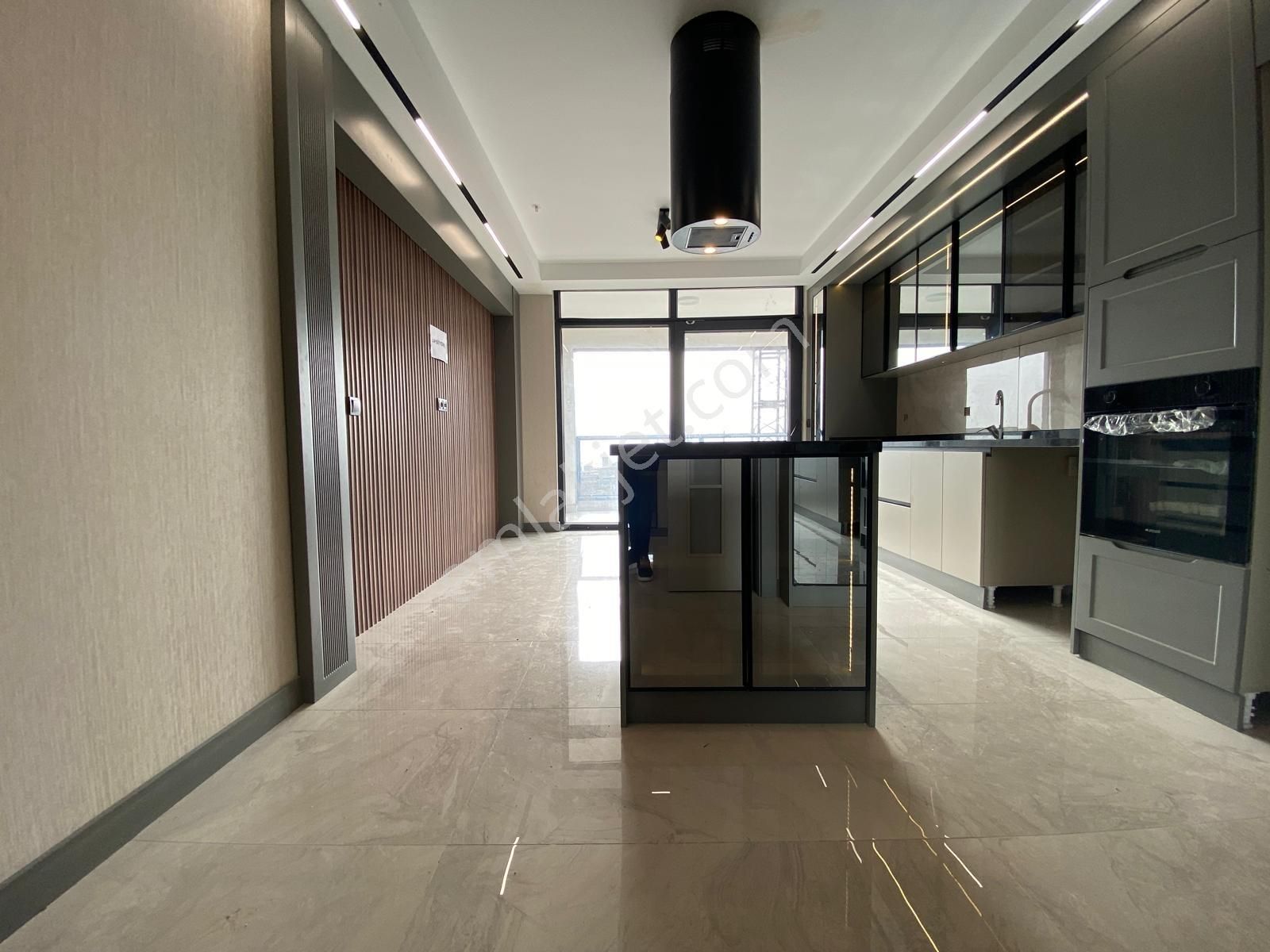 Susuz'da Muhteşem Lokasyon'da 4+1 Sıfır Ultra Lüks 170 M2 Daire - Görsel 9