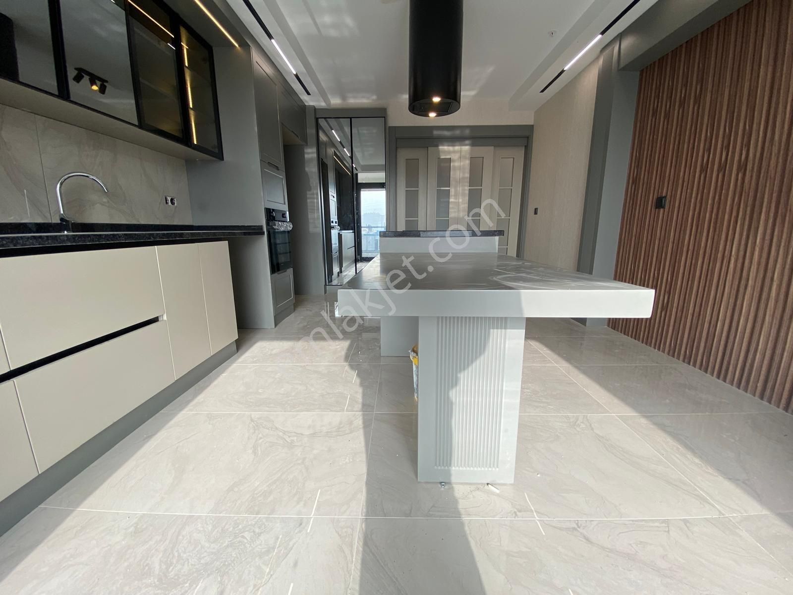 Susuz'da Muhteşem Lokasyon'da 4+1 Sıfır Ultra Lüks 170 M2 Daire - Görsel 6