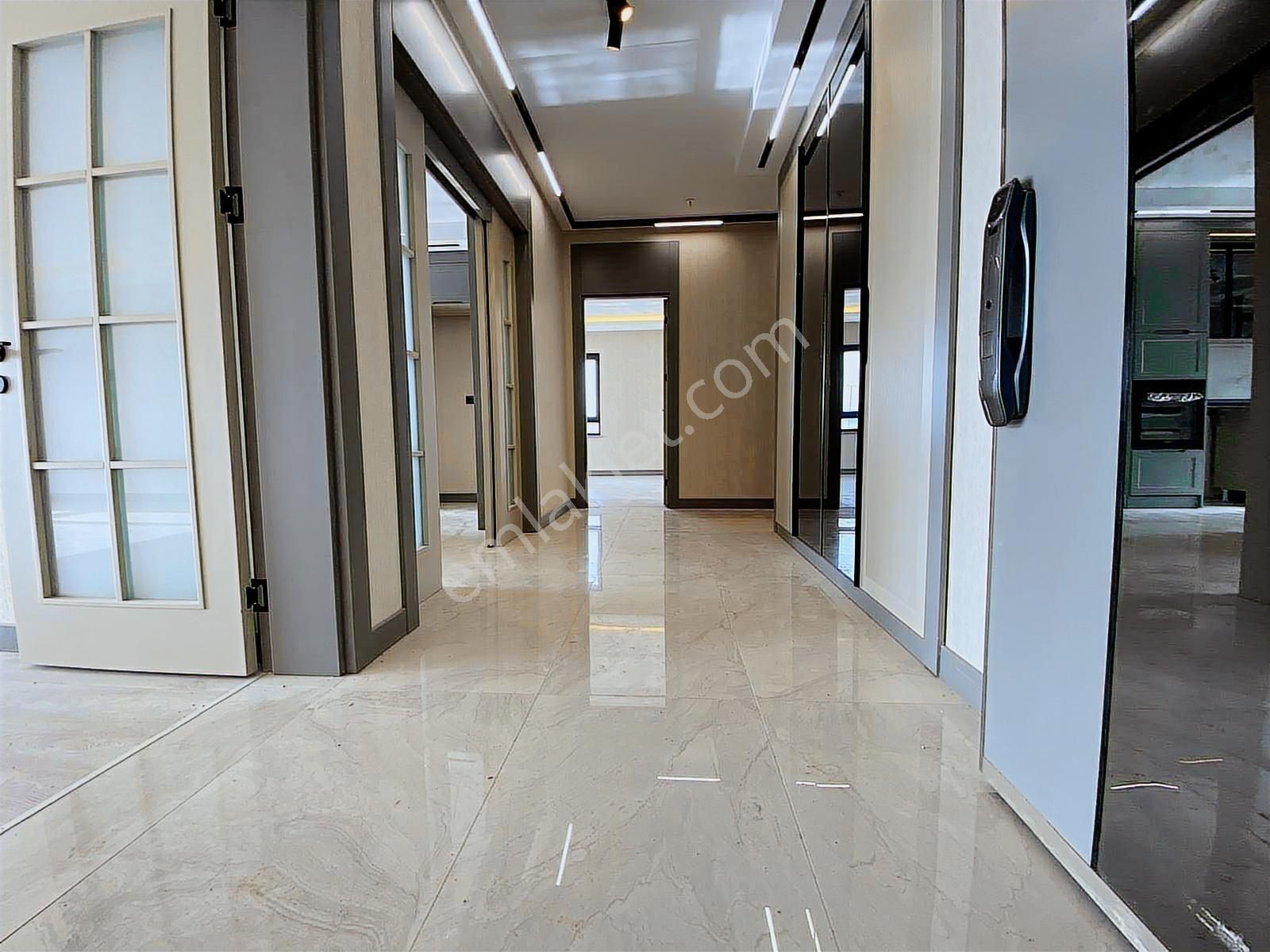 Susuz'da Muhteşem Lokasyon'da 4+1 Sıfır Ultra Lüks 170 M2 Daire - Görsel 32