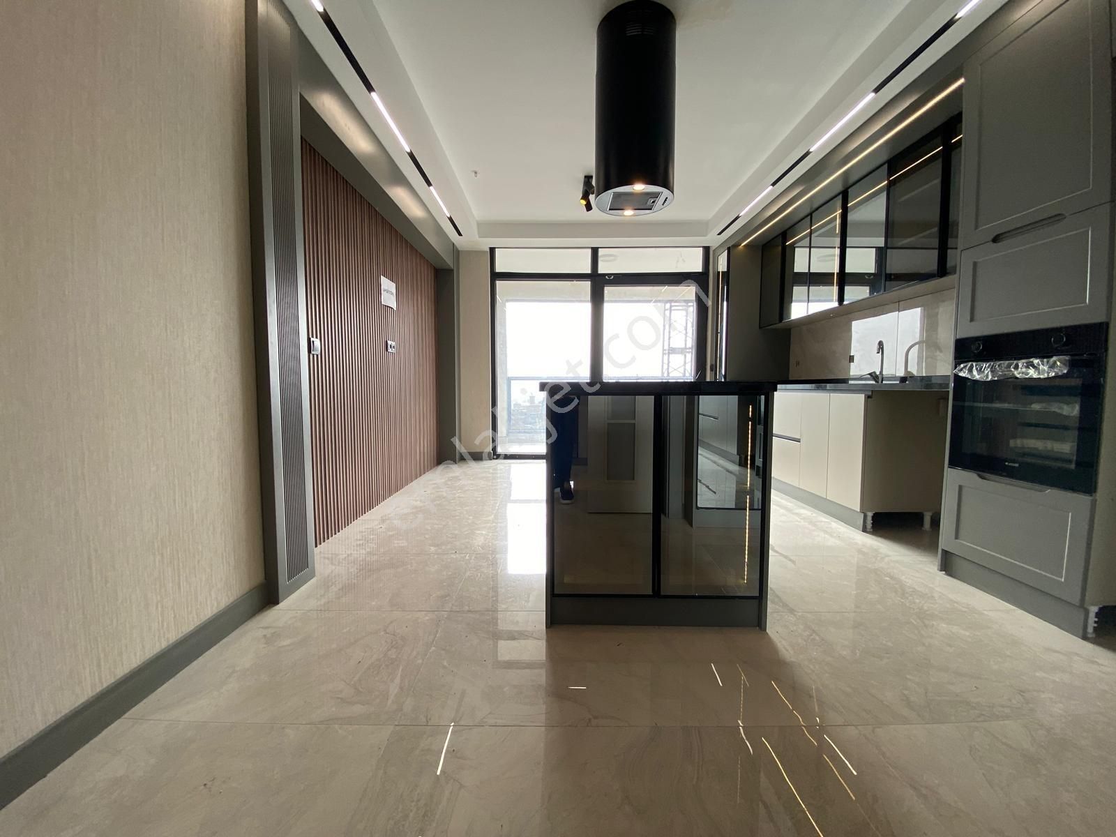 Susuz'da Muhteşem Lokasyon'da 4+1 Sıfır Ultra Lüks 170 M2 Daire