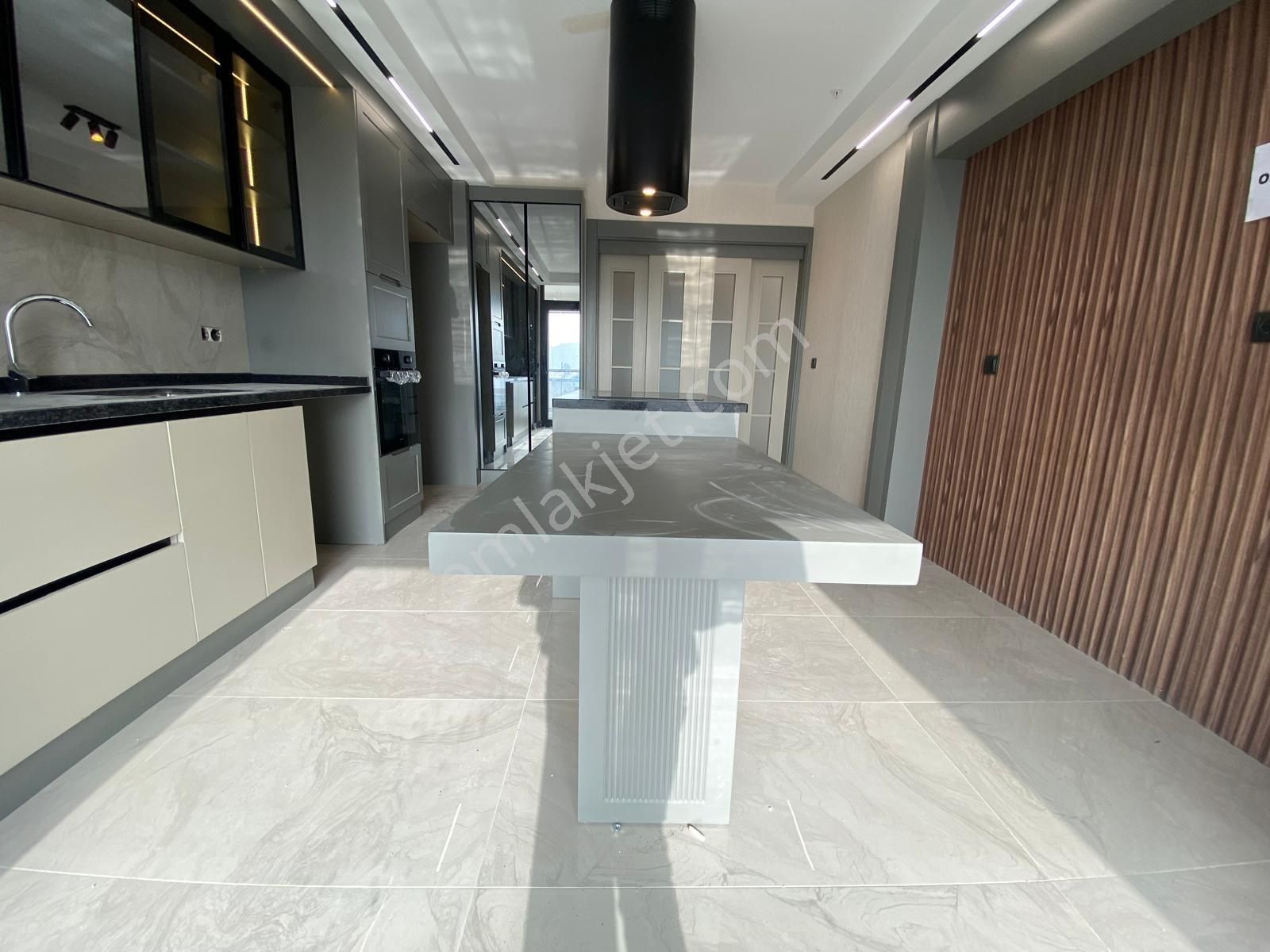 Susuz'da Muhteşem Lokasyon'da 4+1 Sıfır Ultra Lüks 170 M2 Daire - Görsel 5