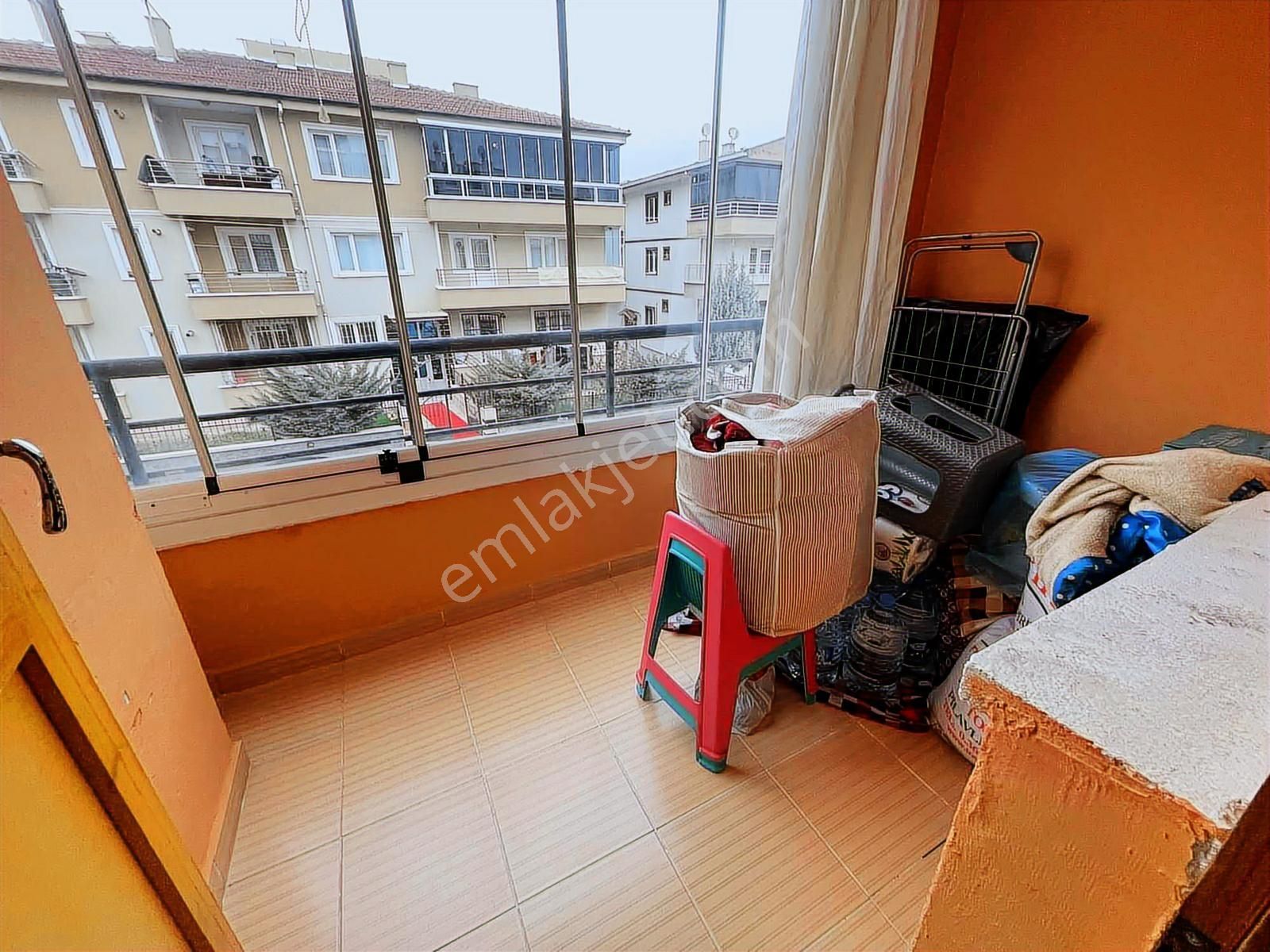 Çetin'den Harika Konum Cadde Cephe Yeni Bina Ara Kat Ön Cephe - Görsel 2