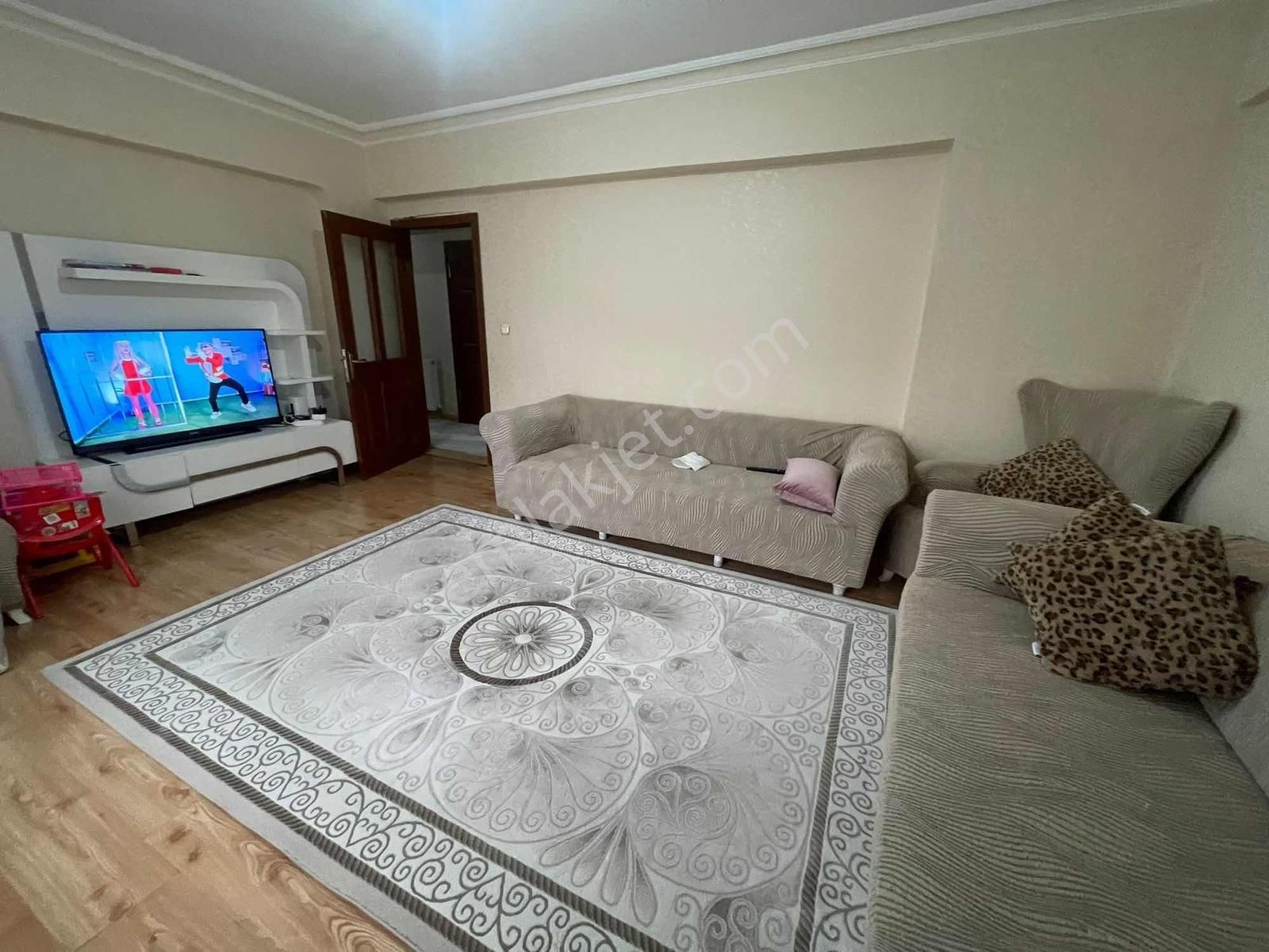 Çetin'den Harika Konum Cadde Cephe Yeni Bina Ara Kat Ön Cephe - Görsel 3