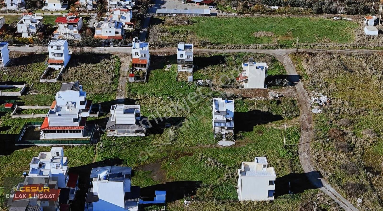 İzmir Dikili Onurkent Sitesinde Satılık Köşe Parsel Arsa