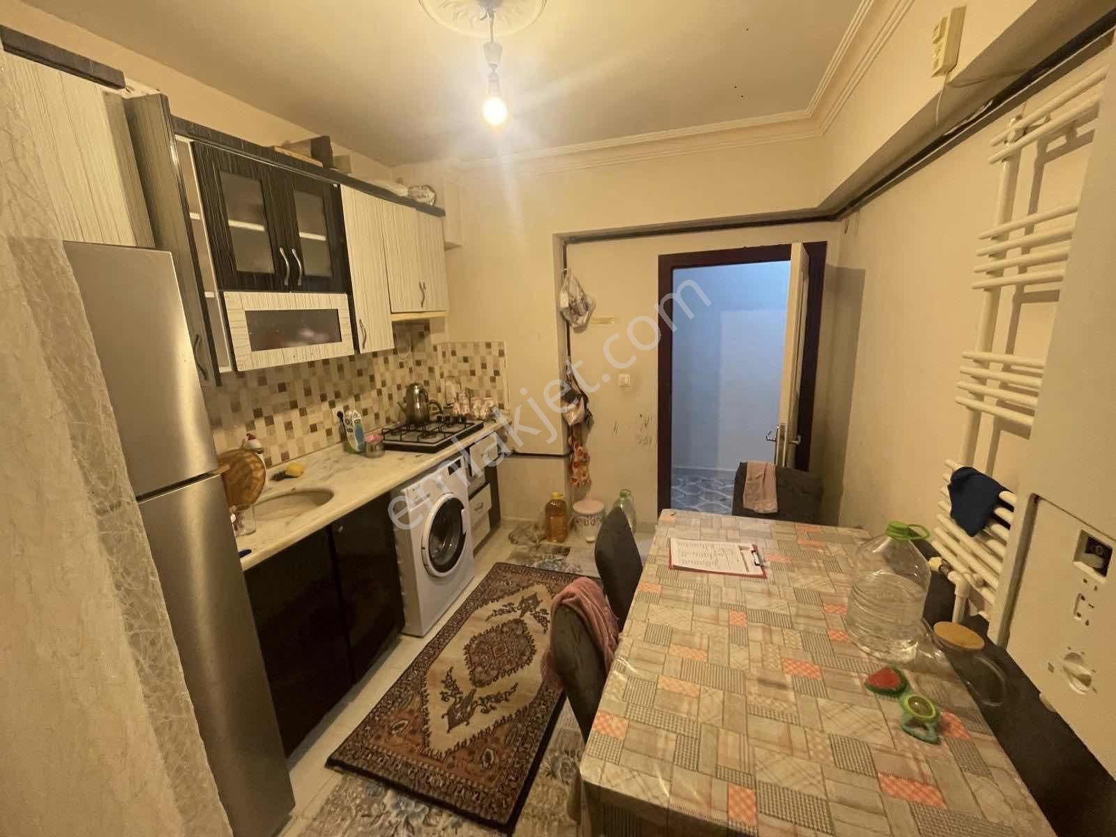 Çetin Emlak'tan Pınarbaşı Mh. 8 Yıllık 3 Kat 3+1 Fırsat Daire