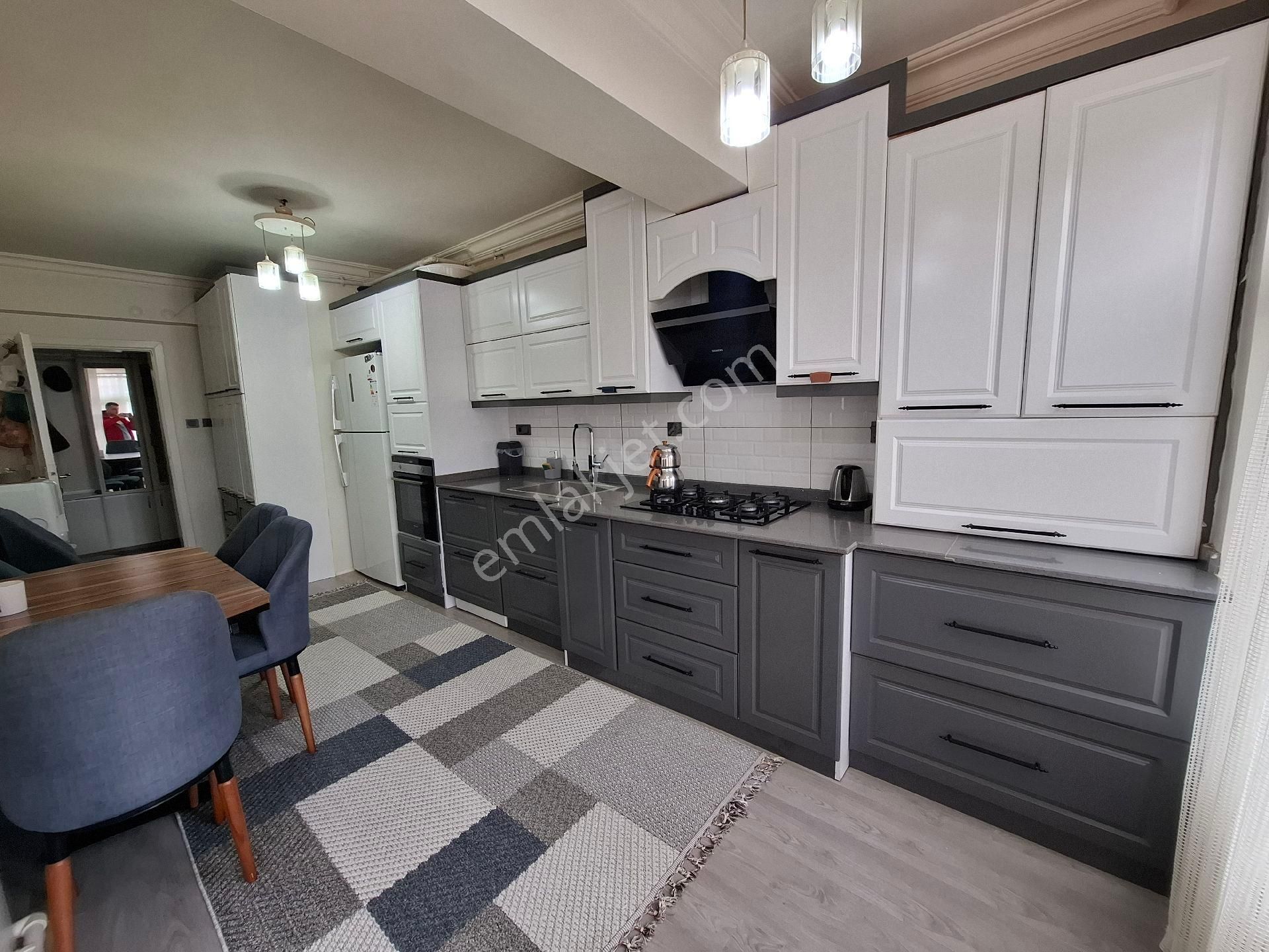 Yeni Mahalle'de Satılık 3+1 Daire