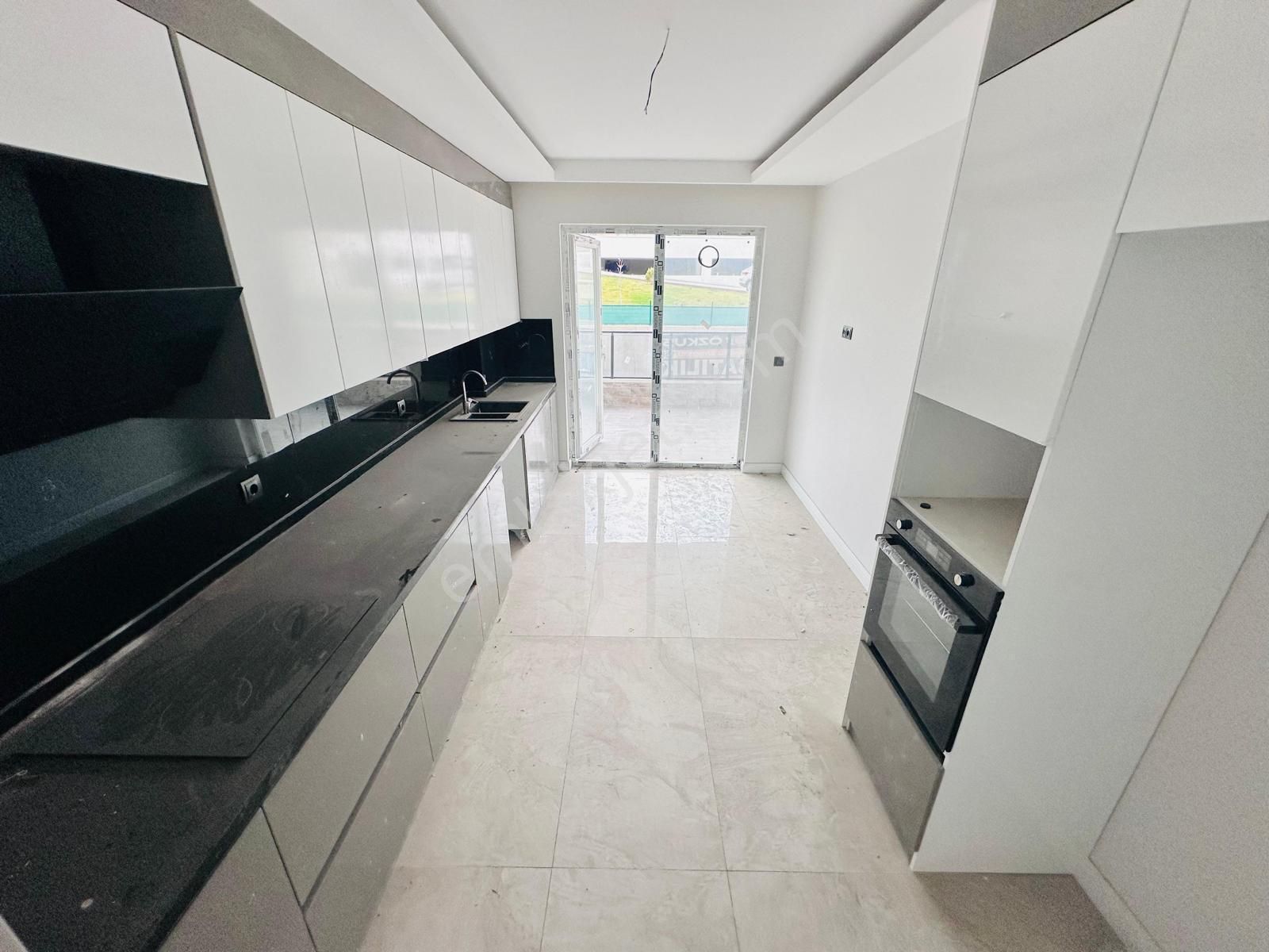 Ty'de Site İçerisinde Ebeveyn Banyolu Kapalı Otoparklı 4+1 Daire - Görsel 3