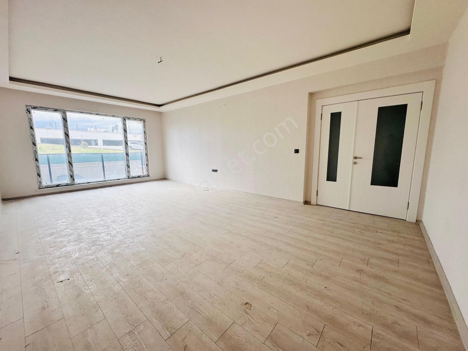 Ty'de Site İçerisinde Ebeveyn Banyolu Kapalı Otoparklı 4+1 Daire - Görsel 10