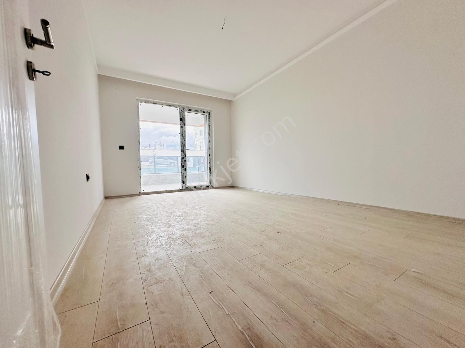 Ty'de Site İçerisinde Ebeveyn Banyolu Kapalı Otoparklı 4+1 Daire - Görsel 15