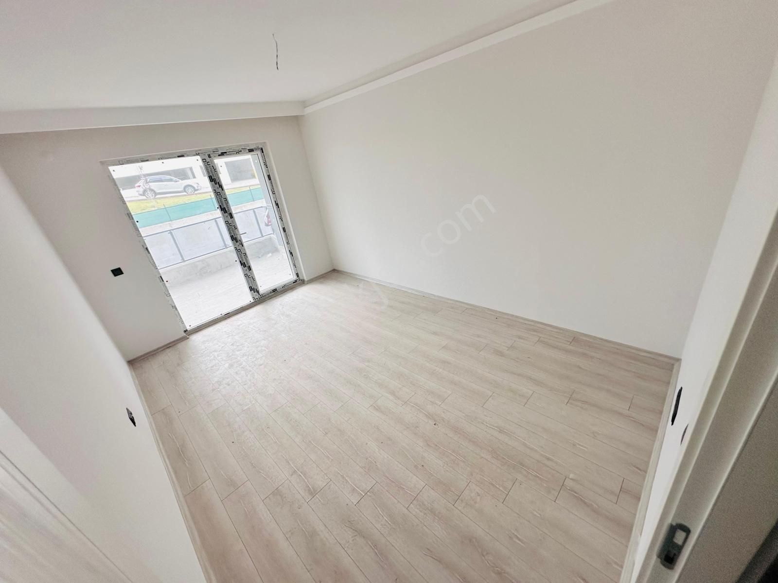 Ty'de Site İçerisinde Ebeveyn Banyolu Kapalı Otoparklı 4+1 Daire - Görsel 12