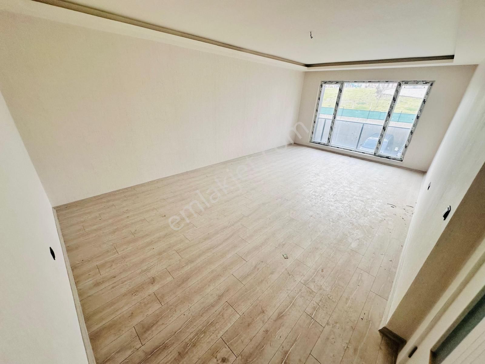 Ty'de Site İçerisinde Ebeveyn Banyolu Kapalı Otoparklı 4+1 Daire - Görsel 6