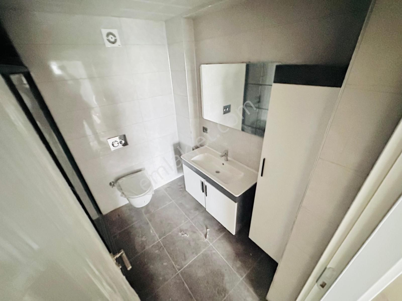 Ty'de Site İçerisinde Ebeveyn Banyolu Kapalı Otoparklı 4+1 Daire - Görsel 25