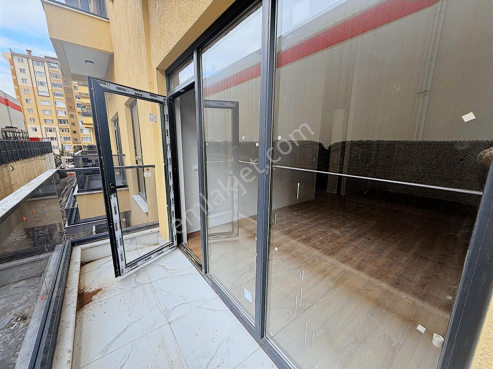 Mamak Plevne Caddesinde Lüks Sitede 1+1 Satılık Daire - Görsel 31