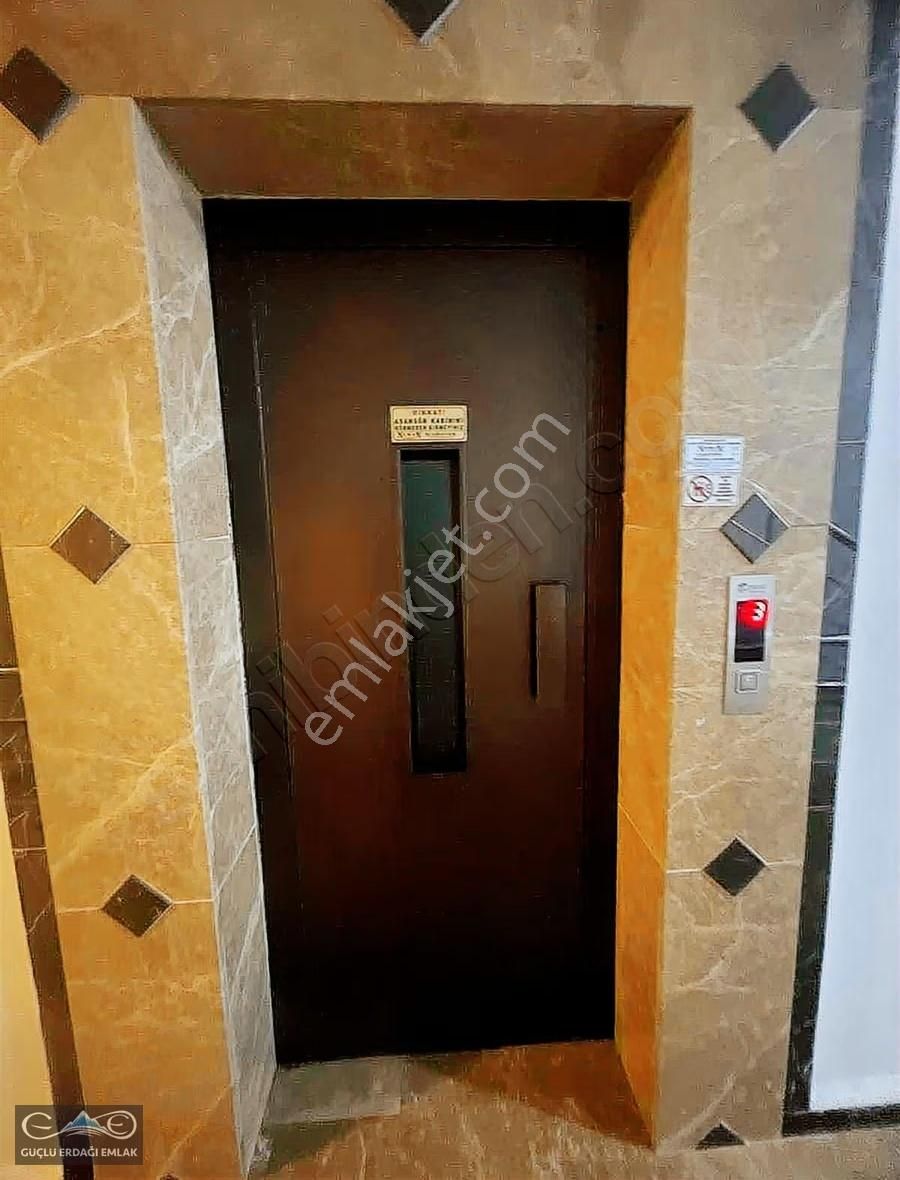 Emsallerine Göre Uygun Fiyatlı, 160 M² Geniş 3+1 Daire - Görsel 21