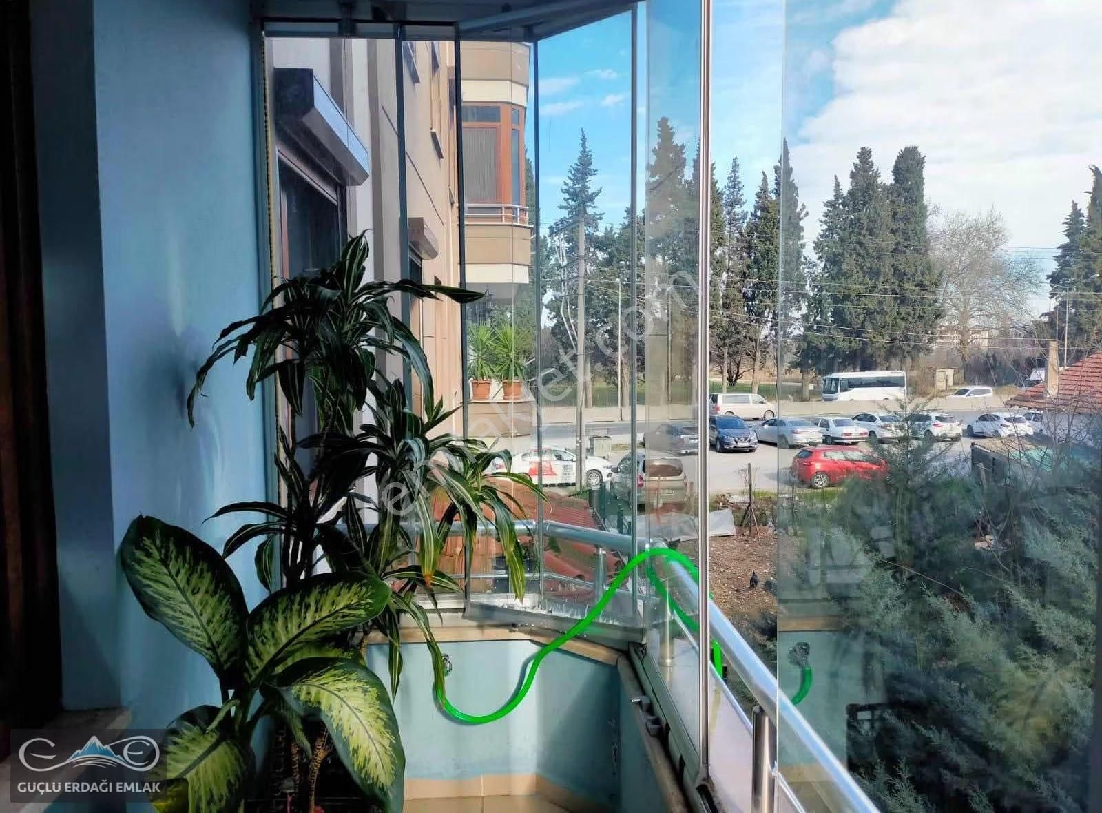 Emsallerine Göre Uygun Fiyatlı, 160 M² Geniş 3+1 Daire - Görsel 2