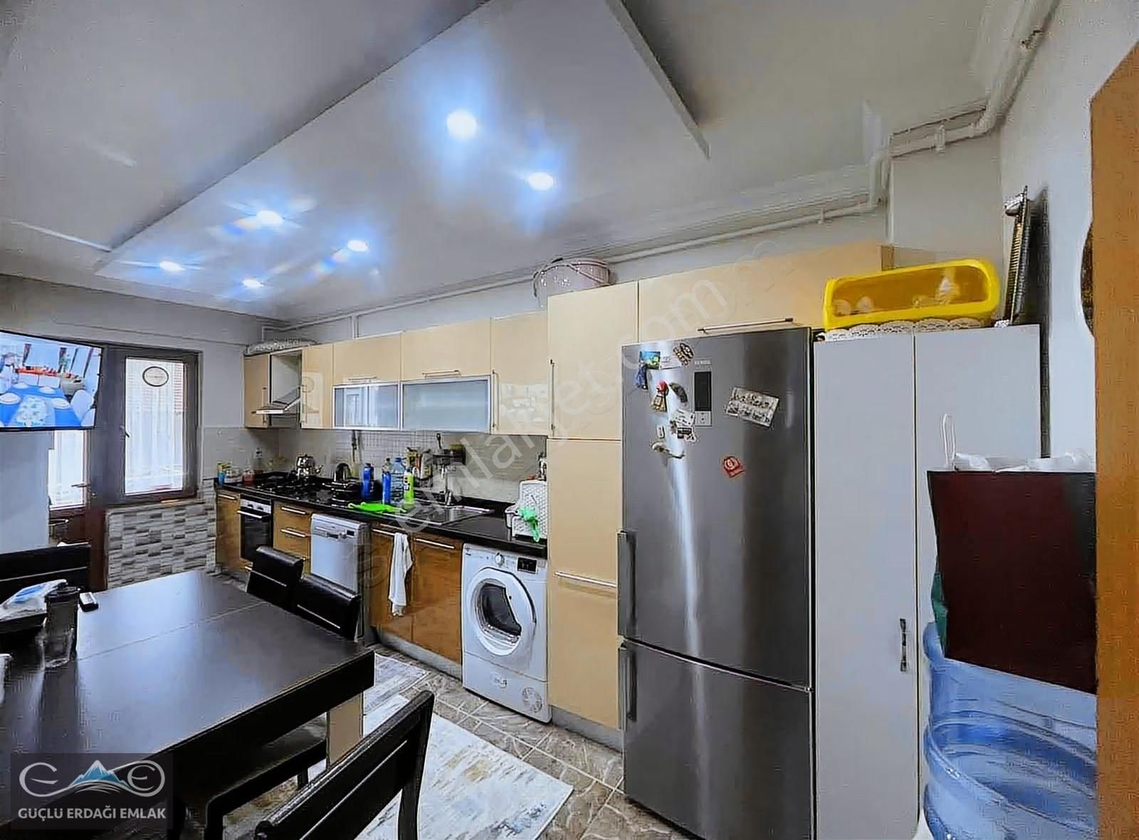 Emsallerine Göre Uygun Fiyatlı, 160 M² Geniş 3+1 Daire - Görsel 18
