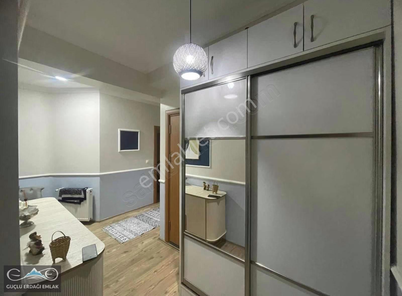 Emsallerine Göre Uygun Fiyatlı, 160 M² Geniş 3+1 Daire - Görsel 14