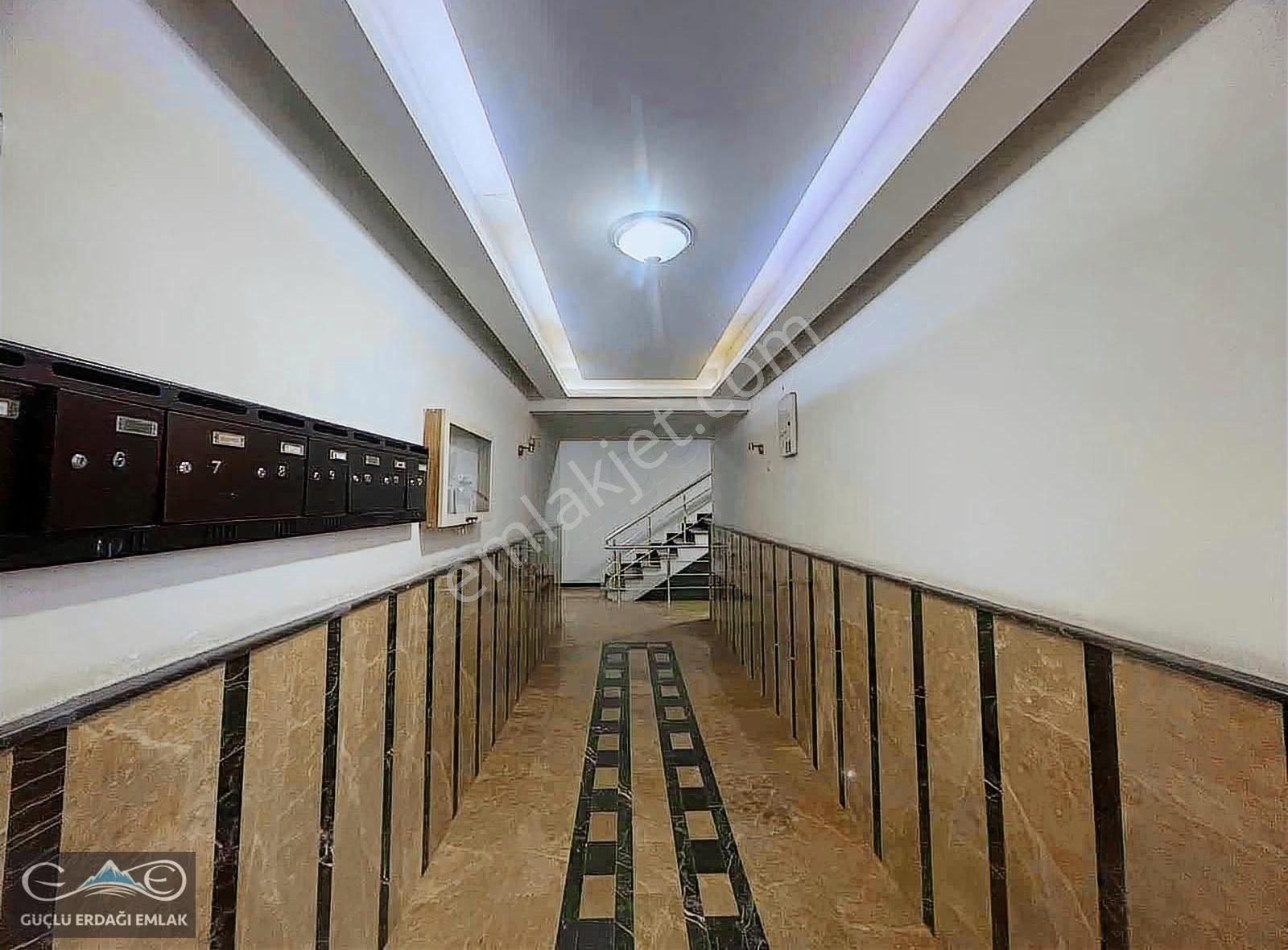 Emsallerine Göre Uygun Fiyatlı, 160 M² Geniş 3+1 Daire - Görsel 22