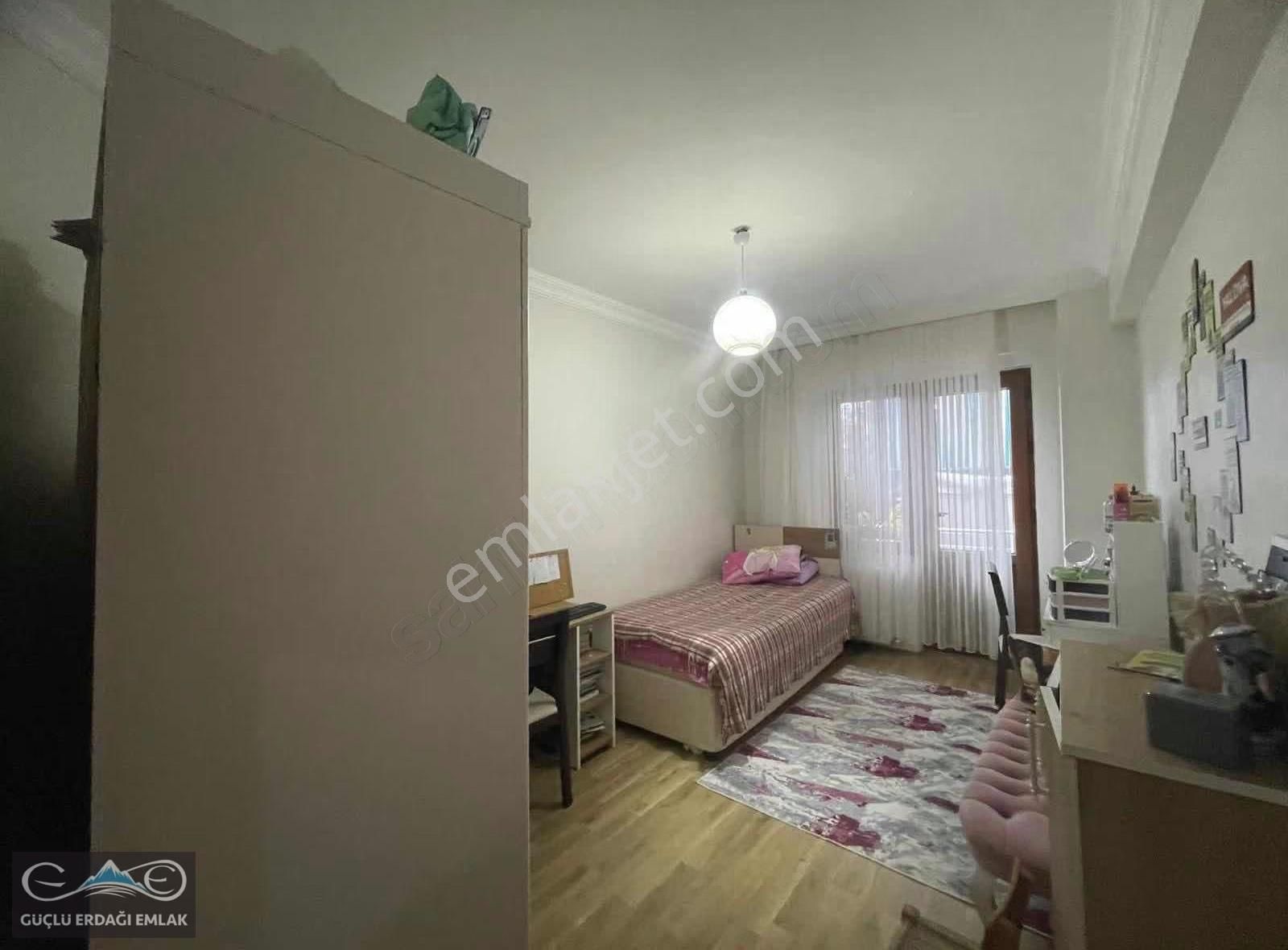 Emsallerine Göre Uygun Fiyatlı, 160 M² Geniş 3+1 Daire - Görsel 16